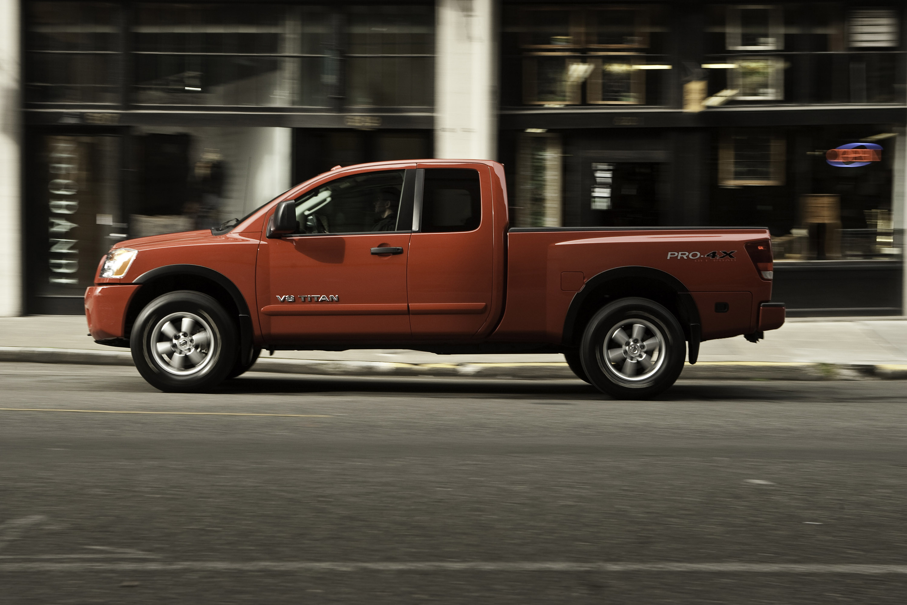 Nissan Titan photo #22