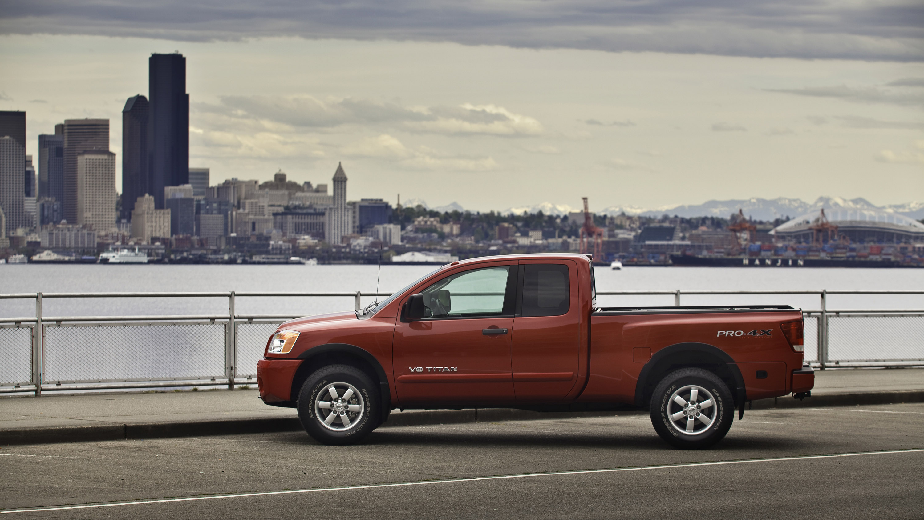 Nissan Titan photo #24