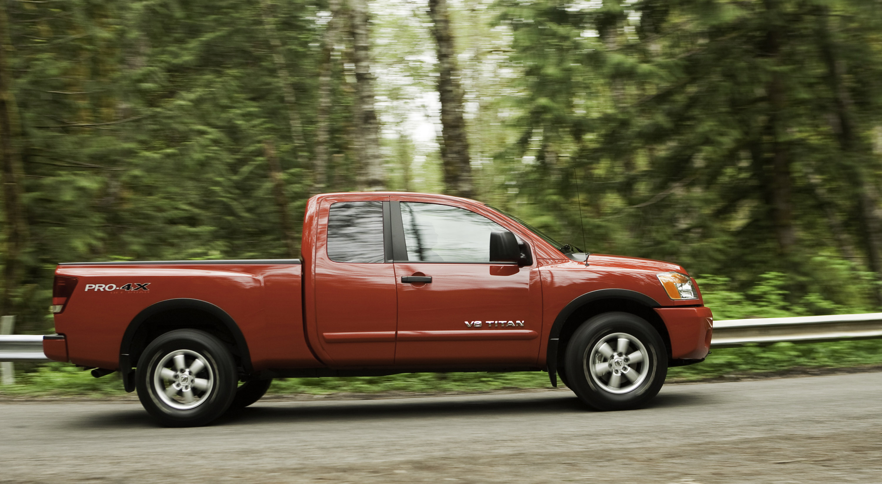 Nissan Titan photo #25