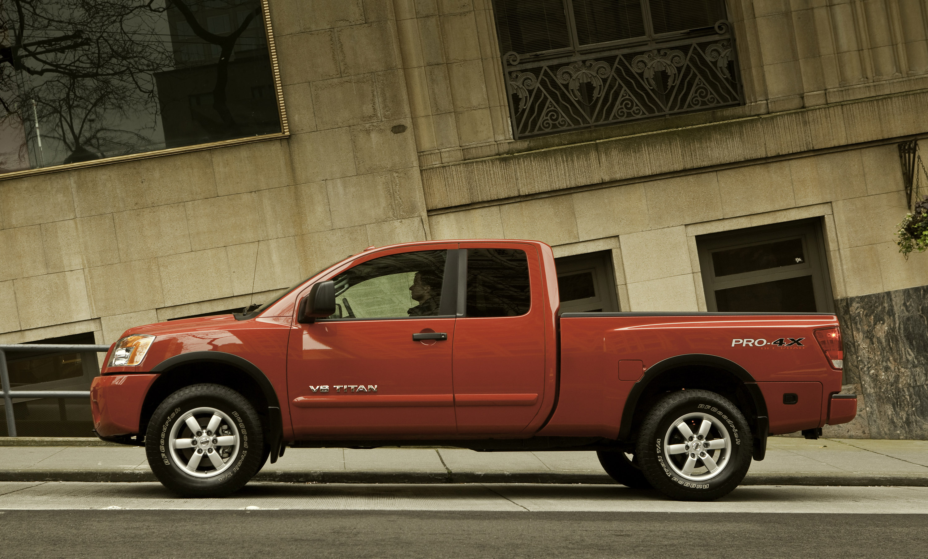 Nissan Titan photo #26