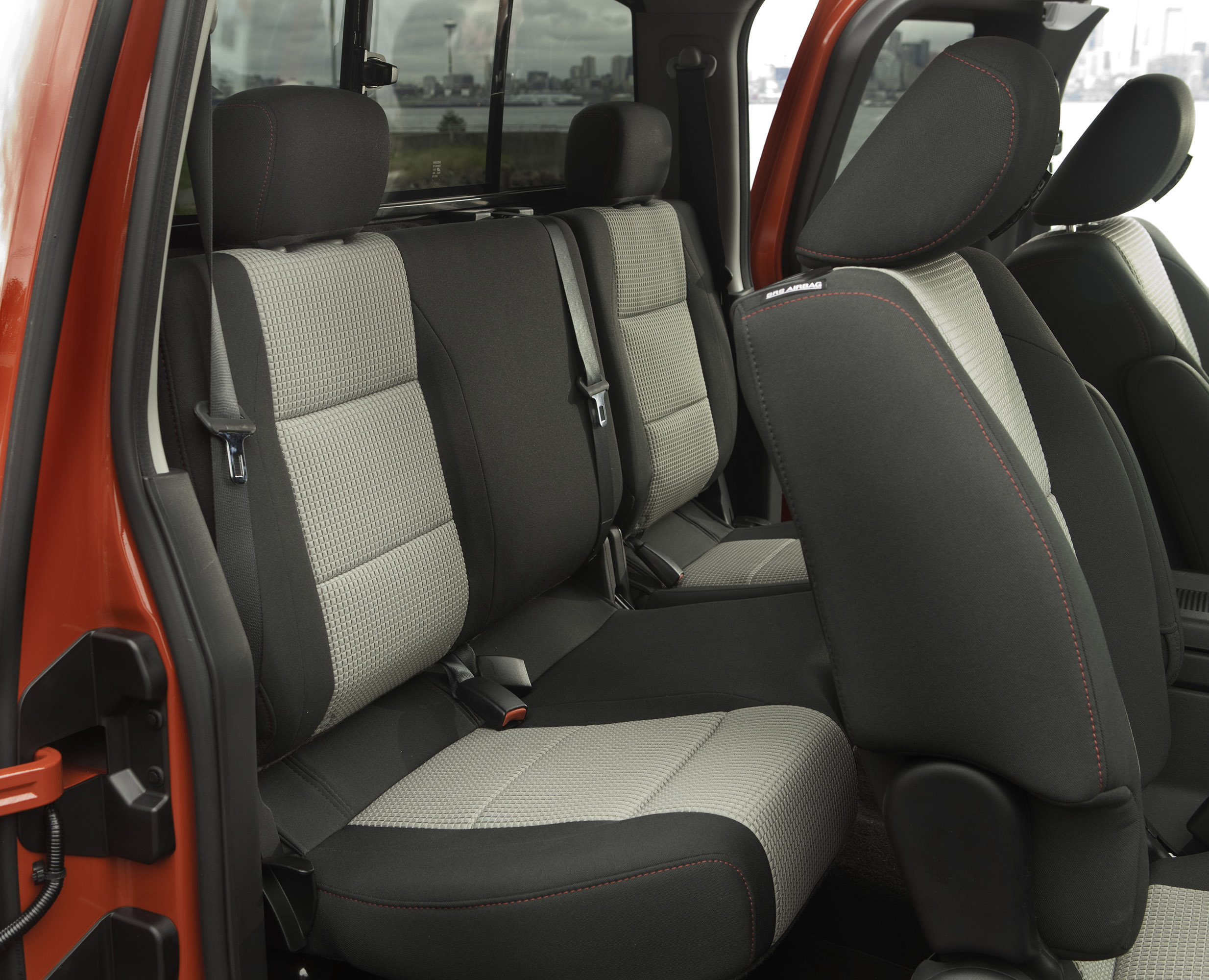 Nissan Titan photo #35