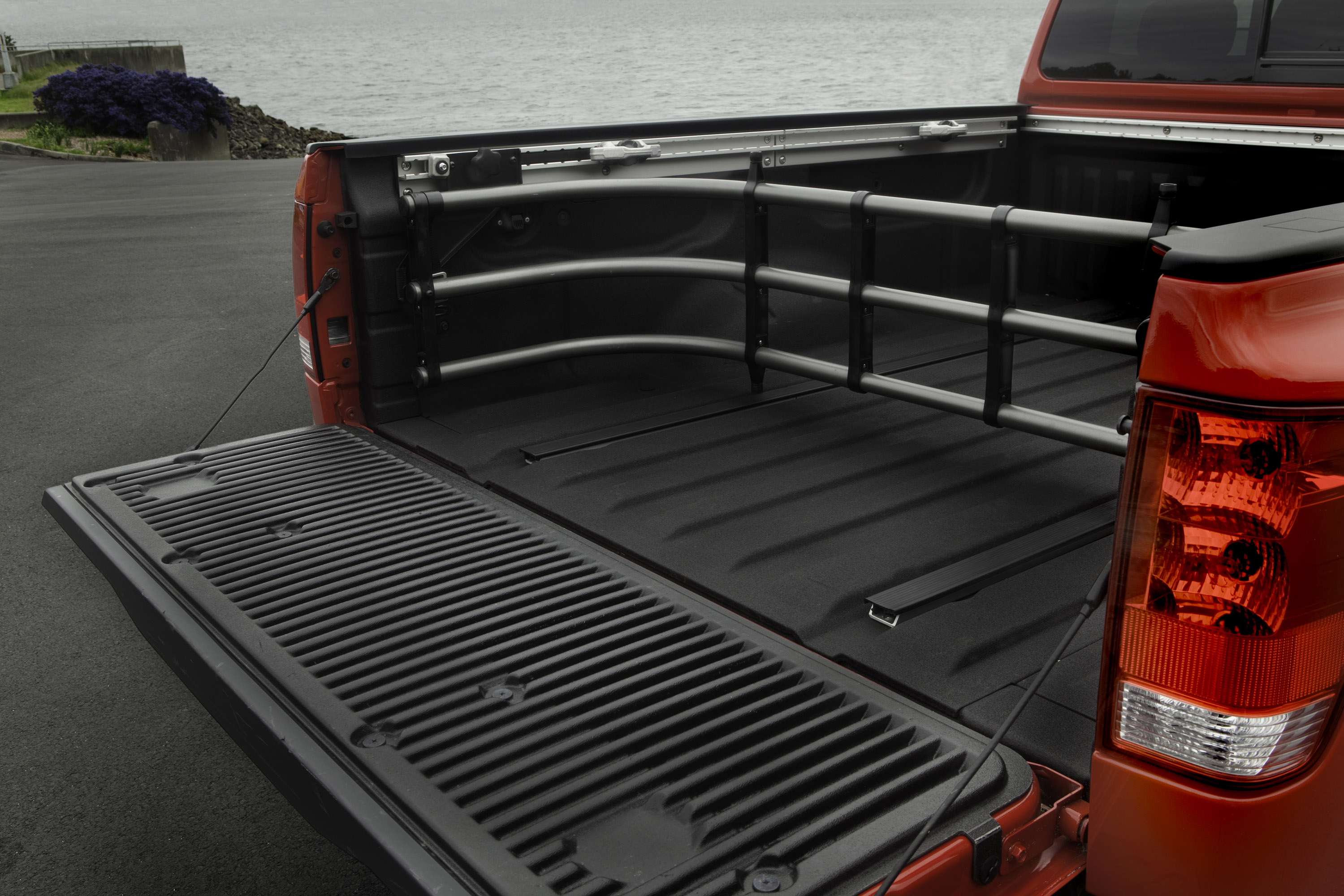 Nissan Titan photo #36