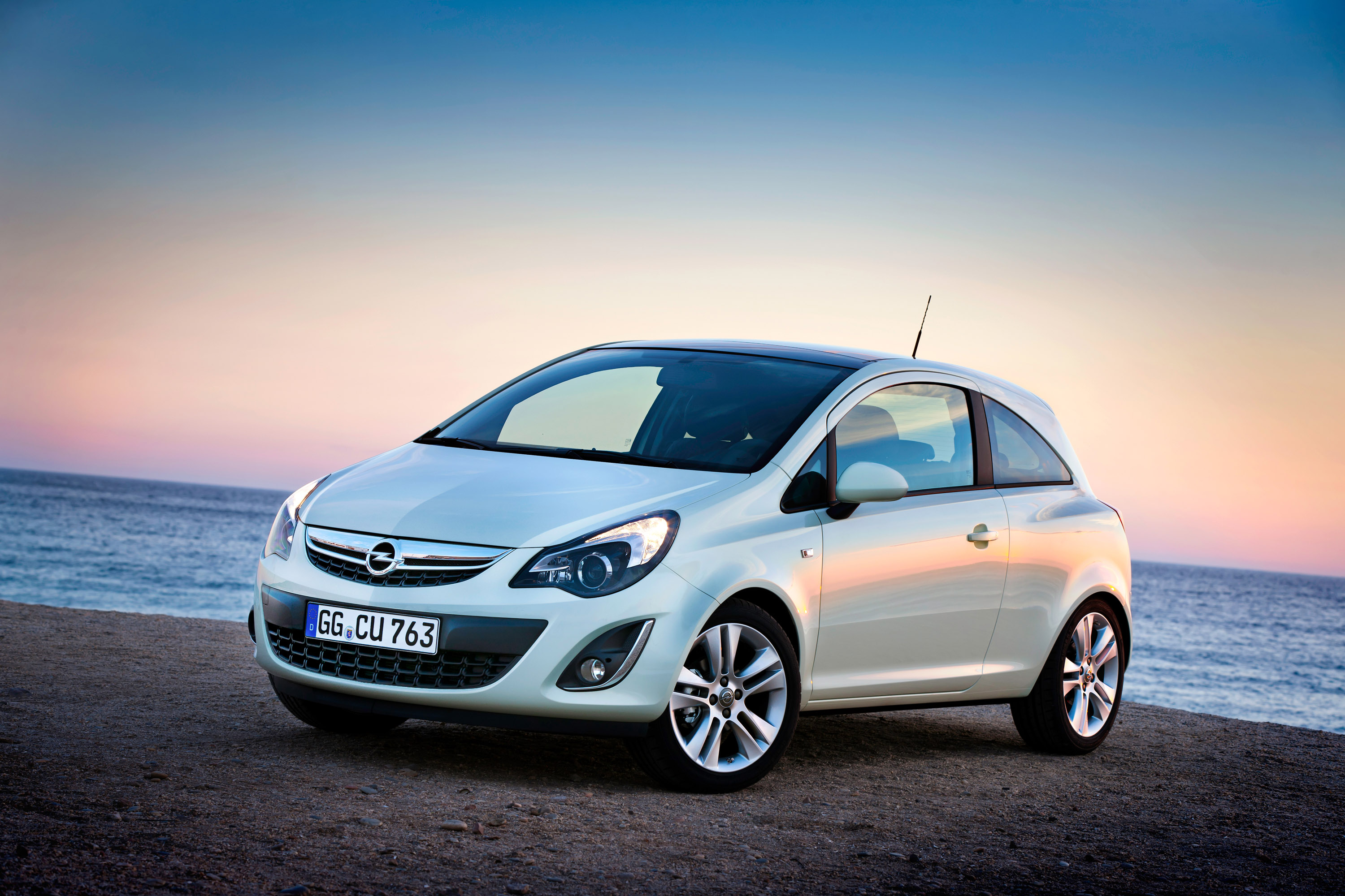 Корс машина. Opel Corsa хэтчбек. Opel Corsa 3. Опель Корса 1.2. Opel Corsa 2010.