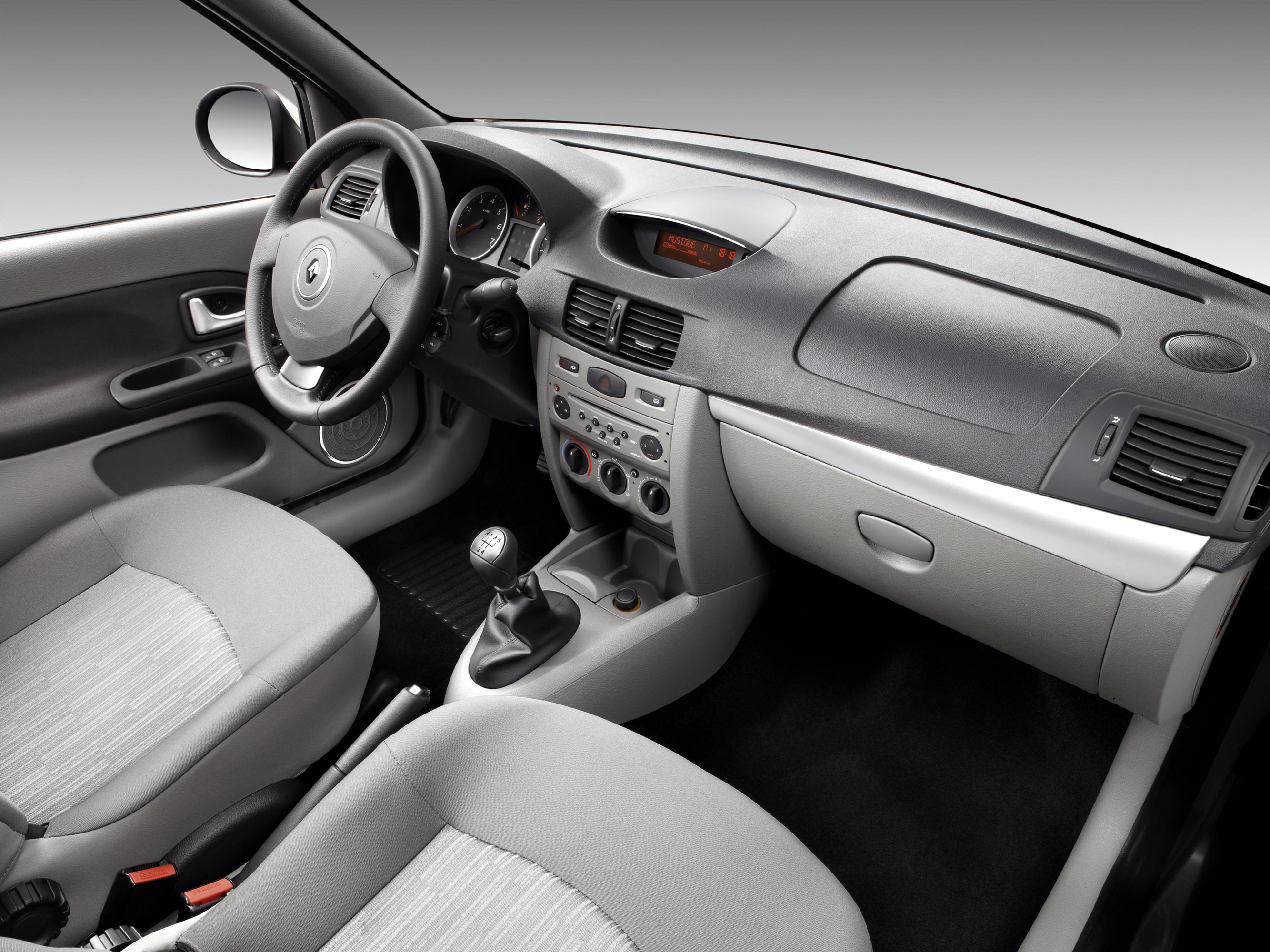 Renault Symbol photo #3