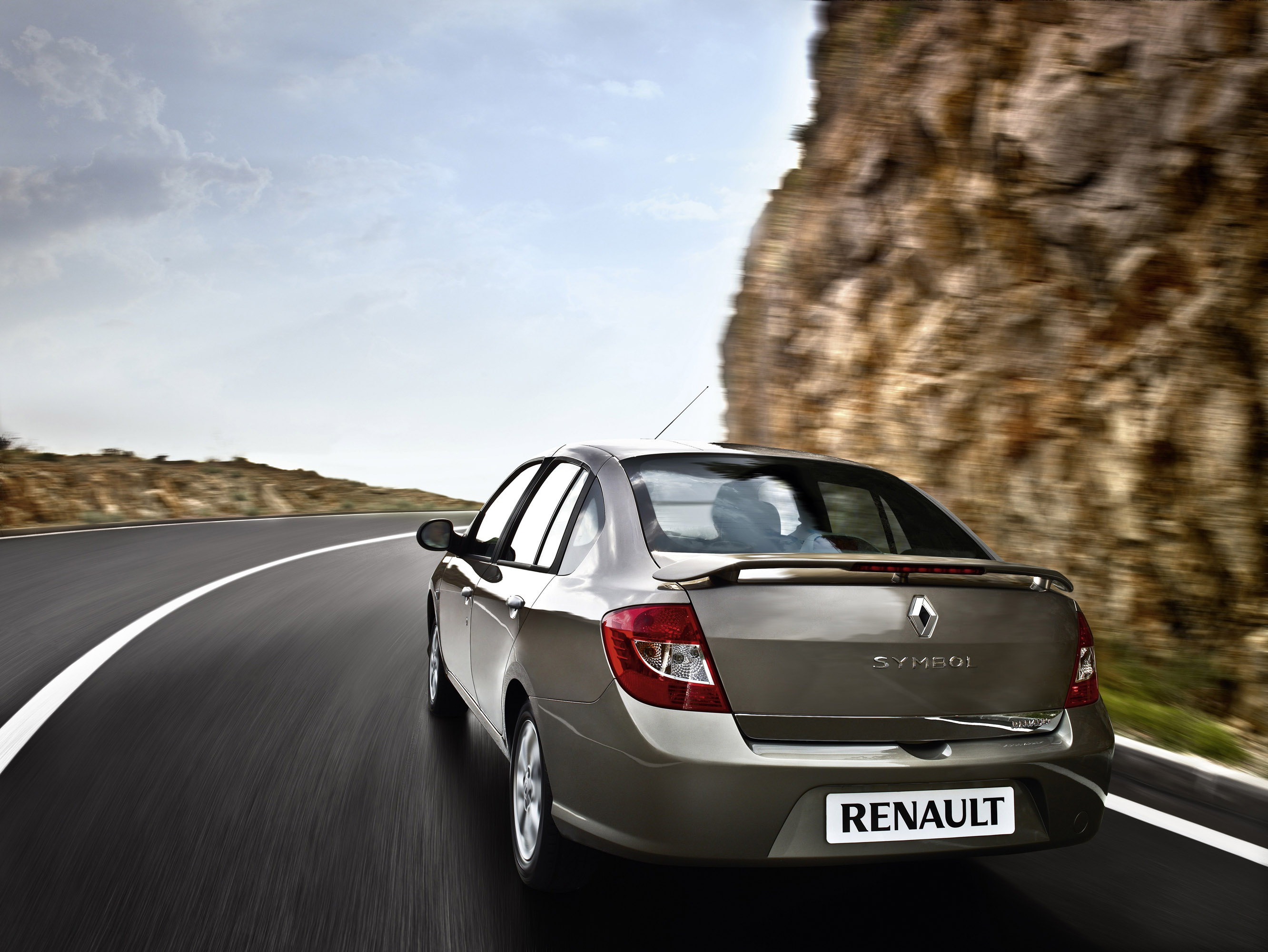 Renault Symbol photo #8