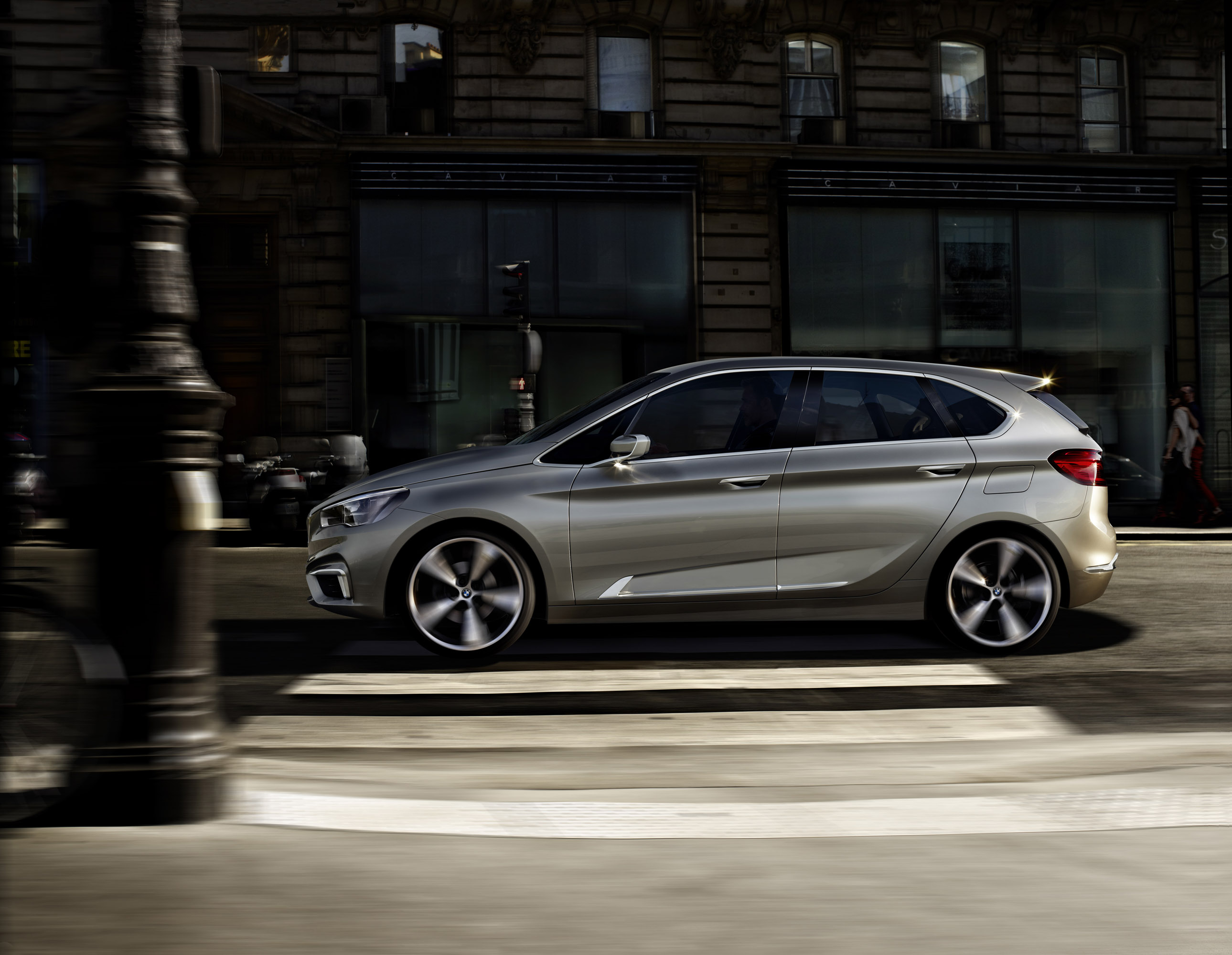 BMW Concept Active Tourer photo #15