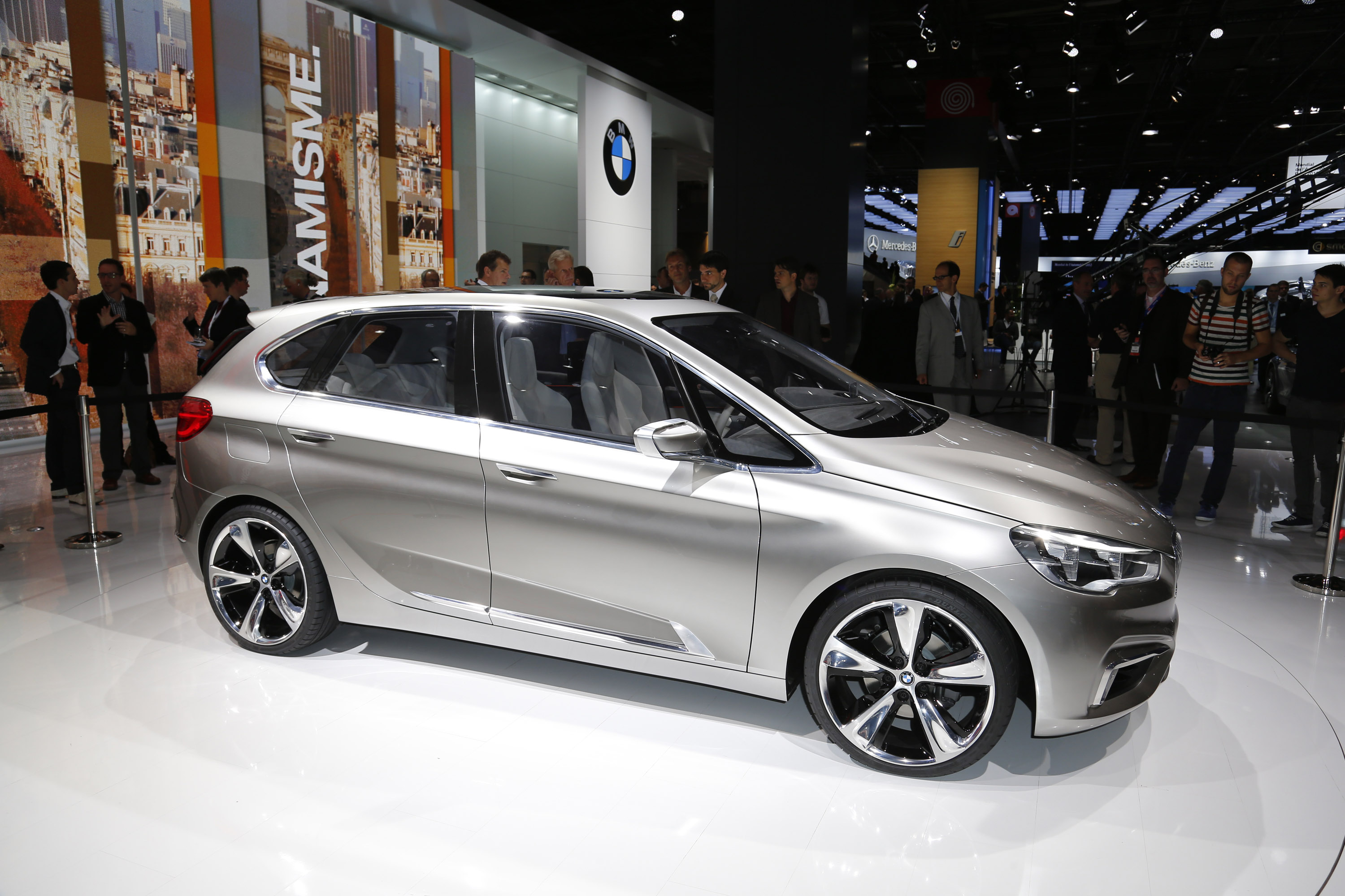 BMW Concept Active Tourer photo #16