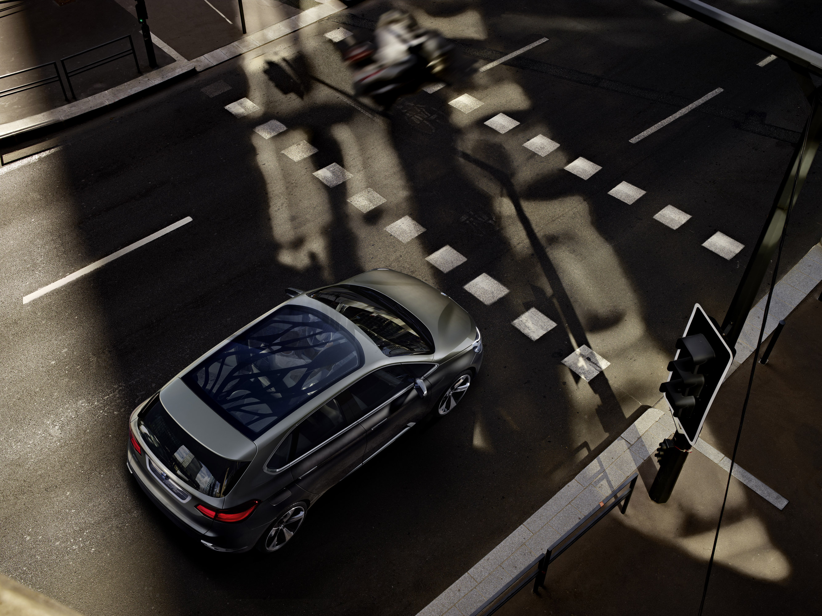 BMW Concept Active Tourer photo #32