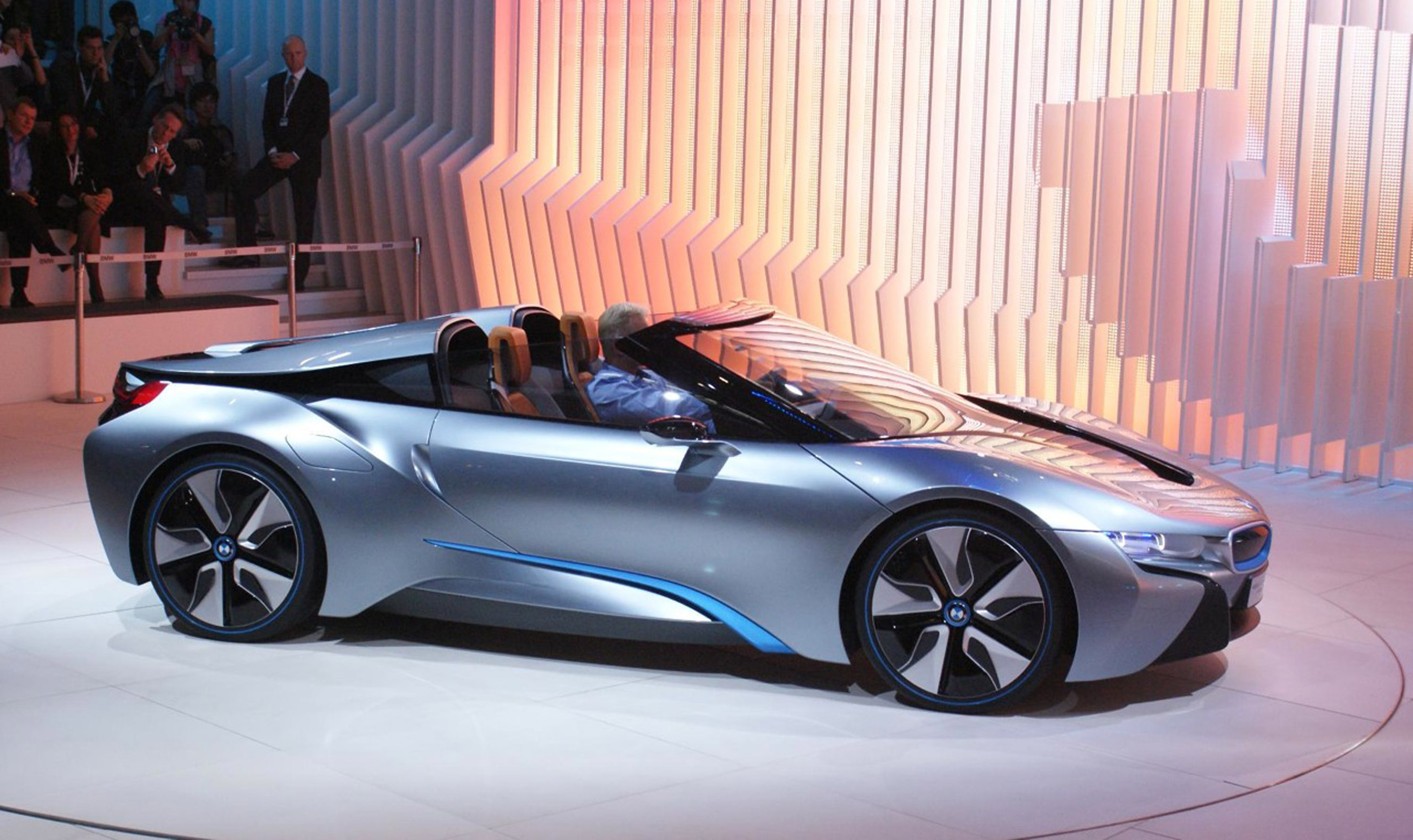 Бмв i8 кабриолет. БМВ спорткар i8. BMW i8 кабриолет. Концепт БМВ i8.