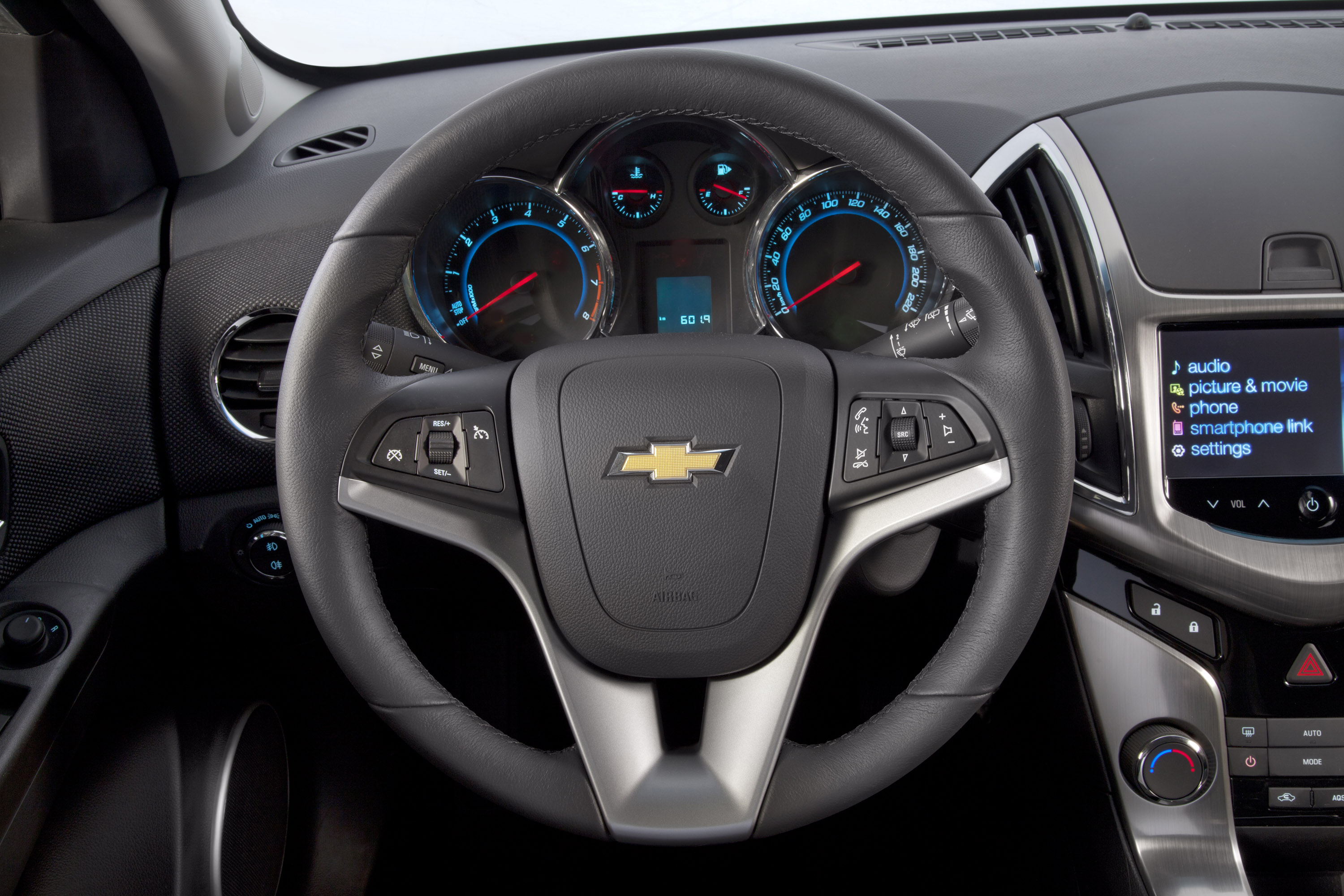 Chevrolet Cruze Wagon photo #28