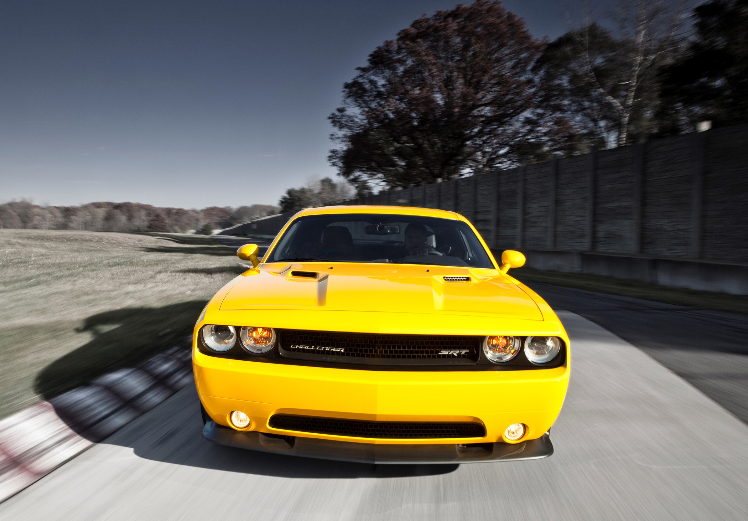 Dodge Challenger SRT8 392 Yellow Jacket photo #2