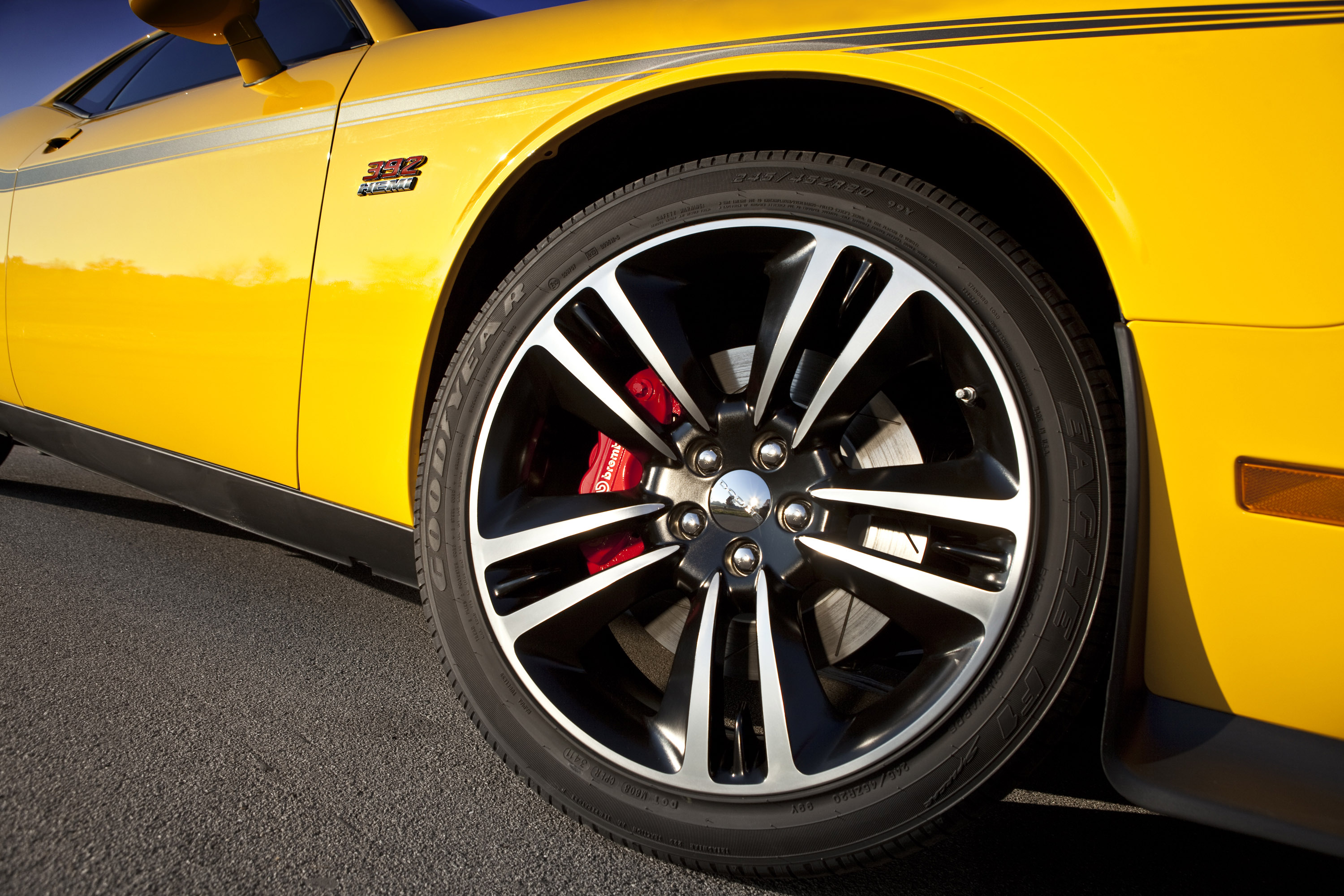 Dodge Challenger SRT8 392 Yellow Jacket photo #11