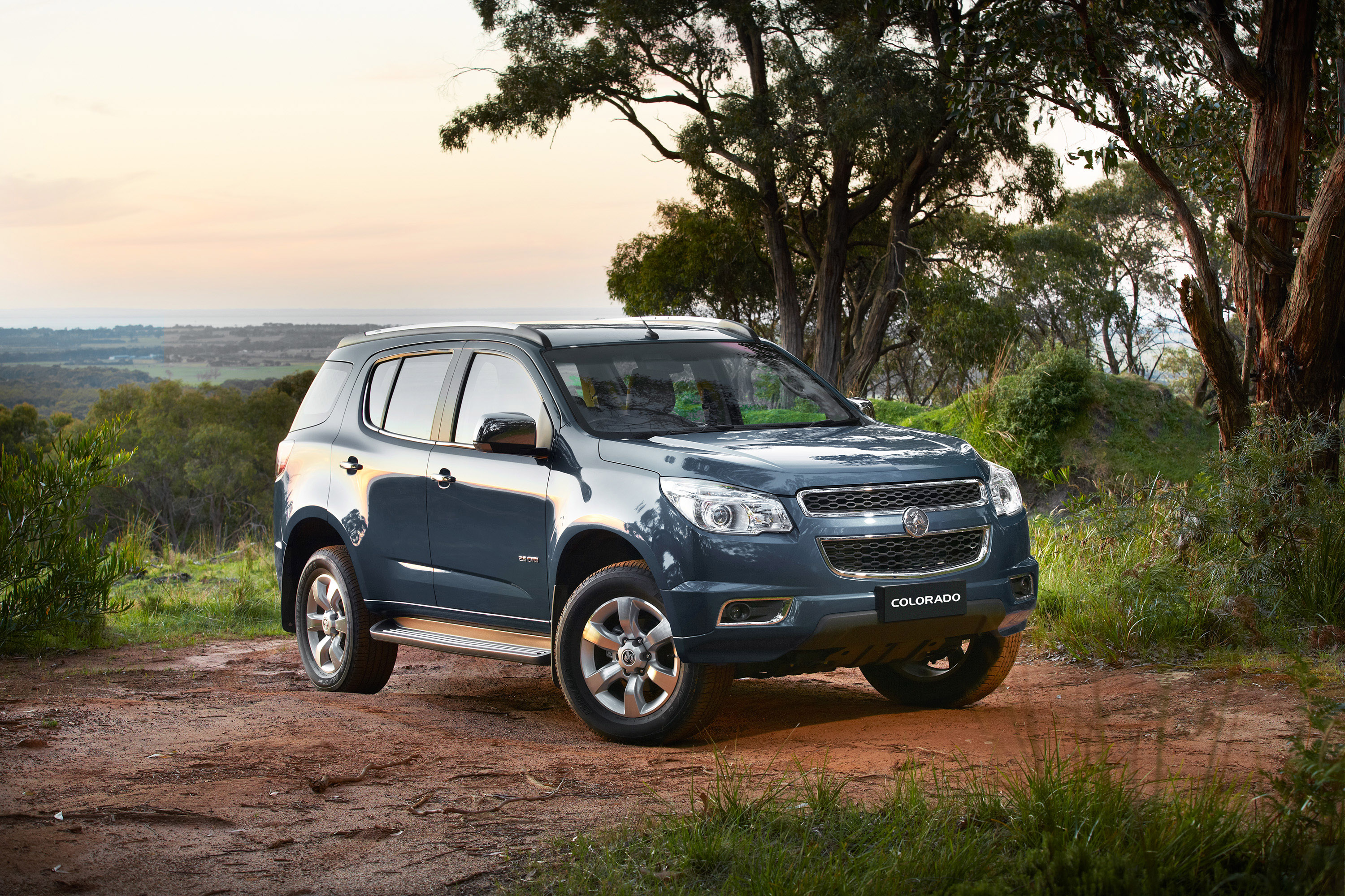 Holden Colorado 7 SUV photo #16