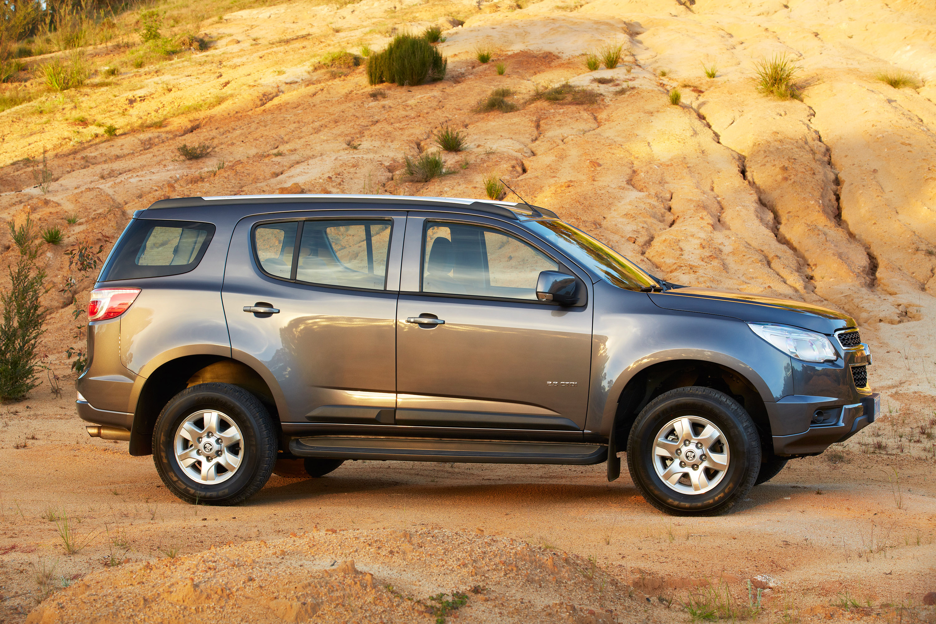 Holden Colorado 7 SUV photo #19