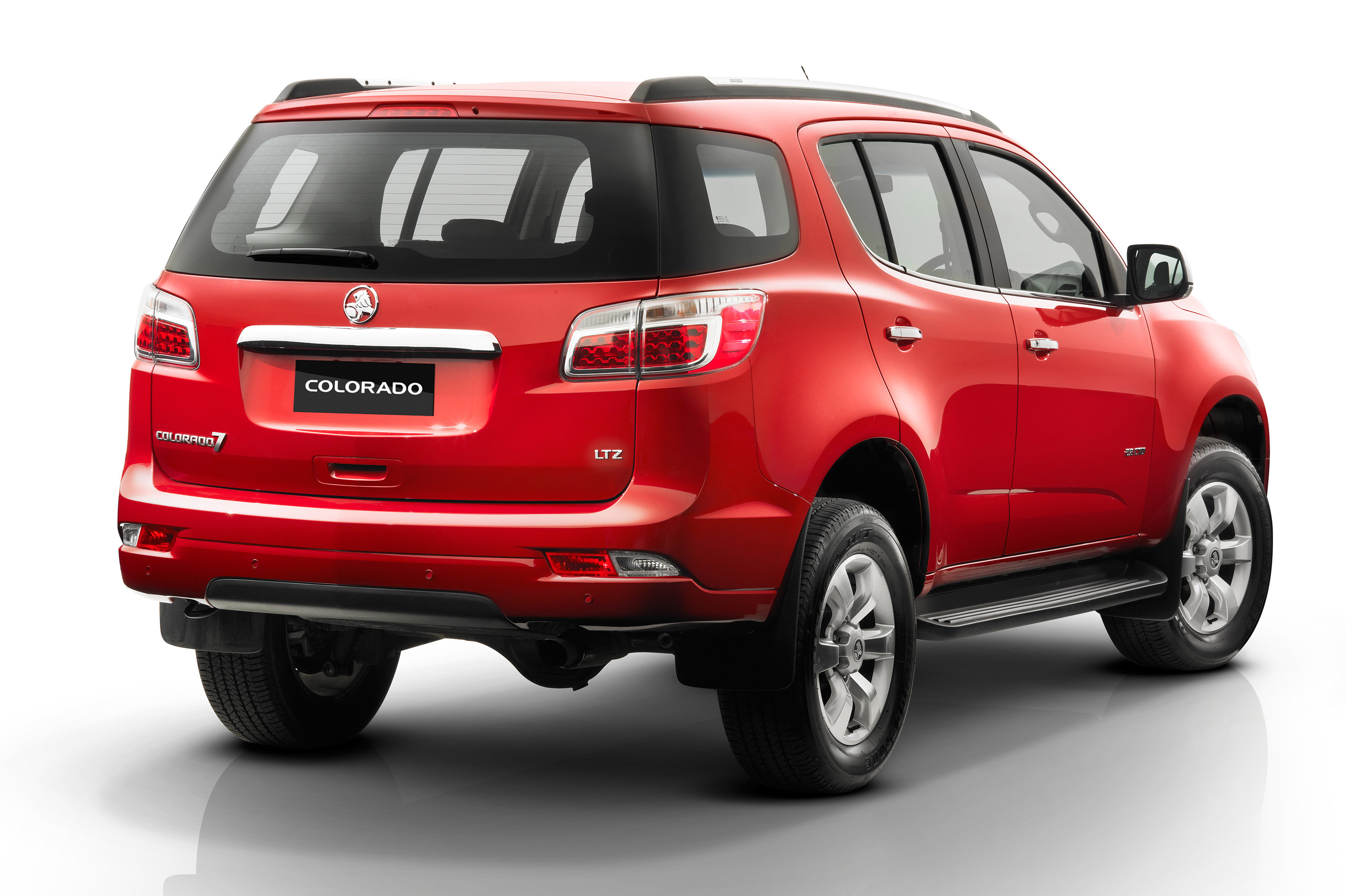 Holden Colorado 7 SUV photo #23