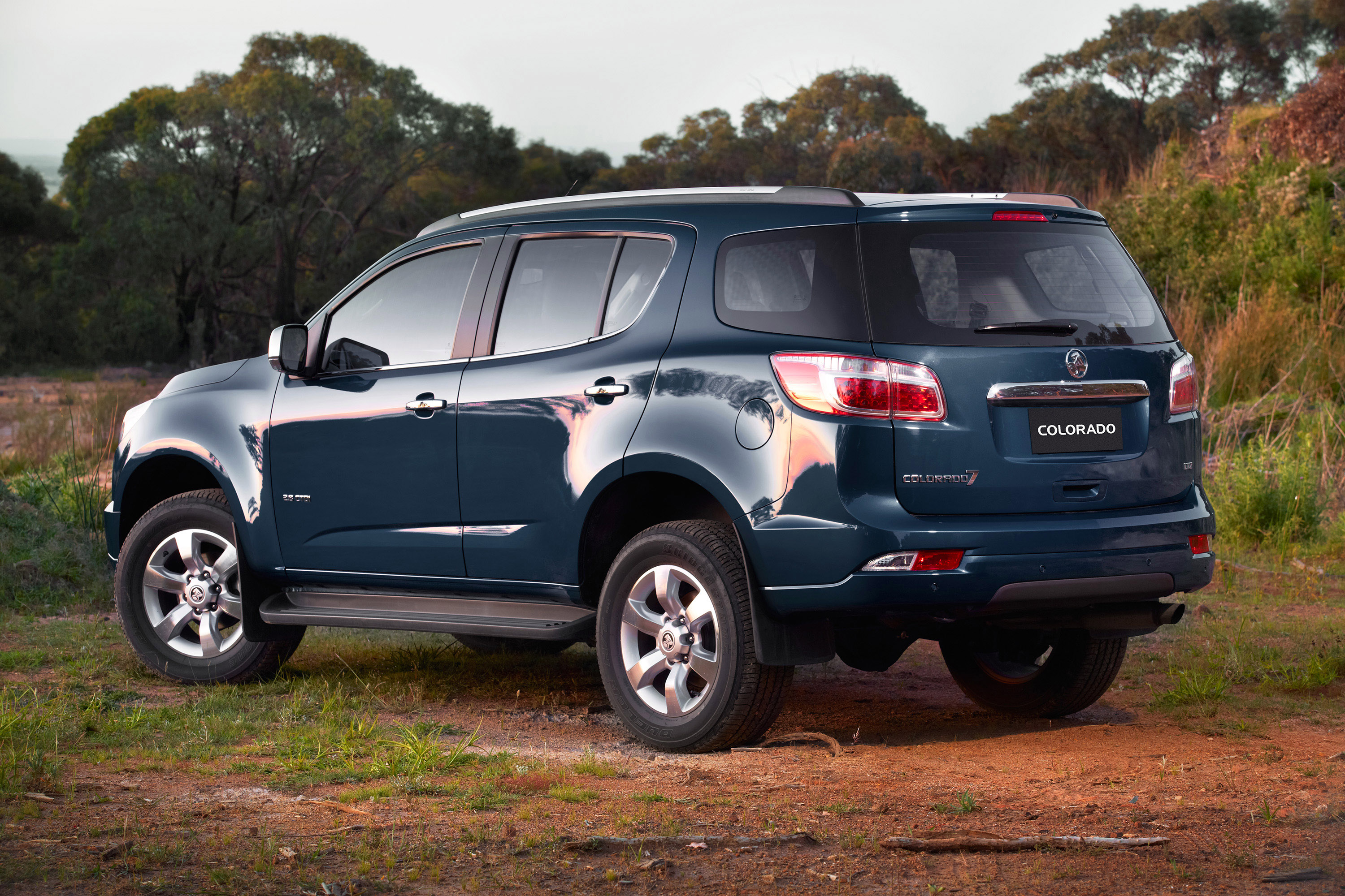Holden Colorado 7 SUV photo #24