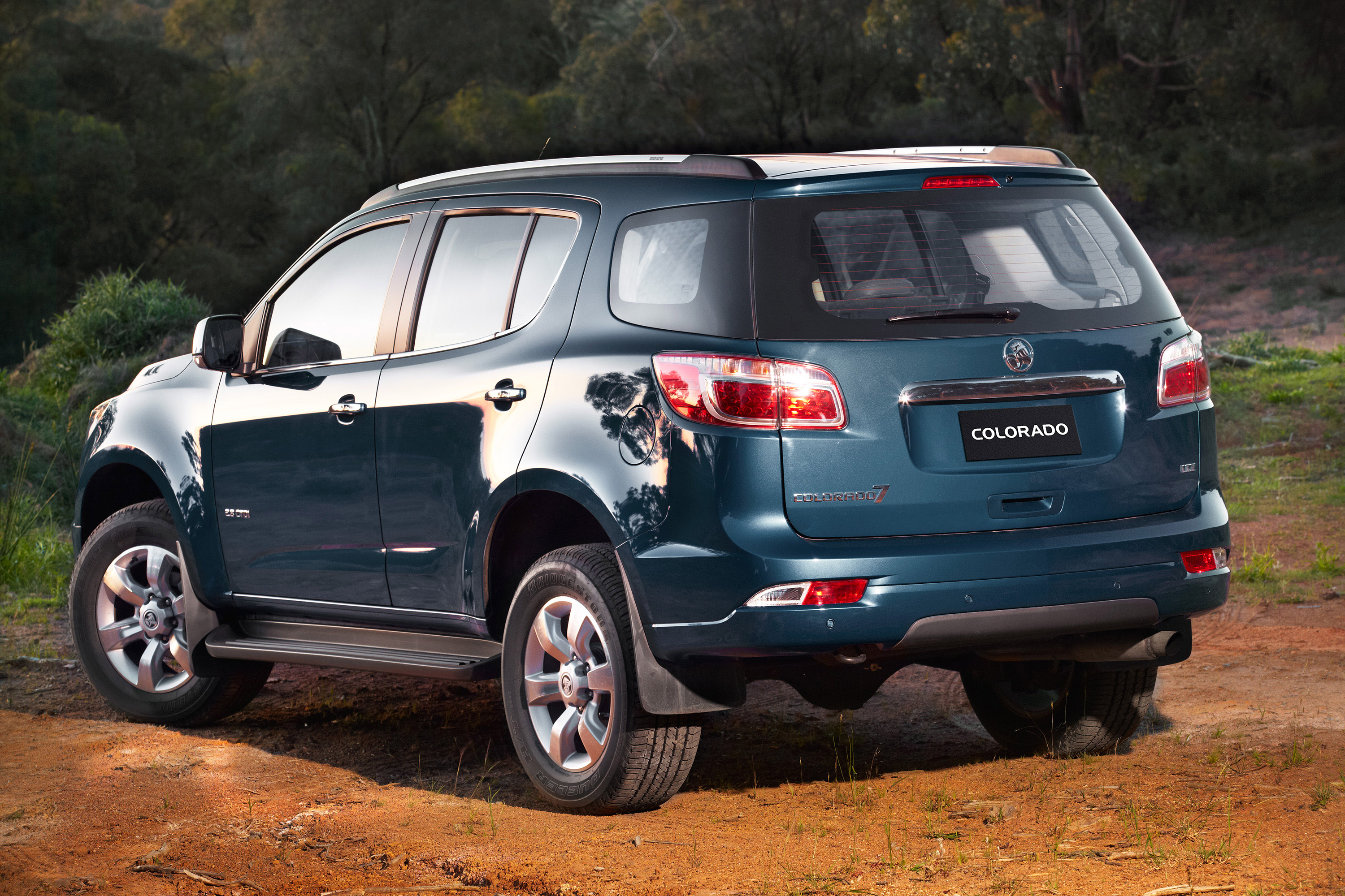 Holden Colorado 7 SUV photo #25
