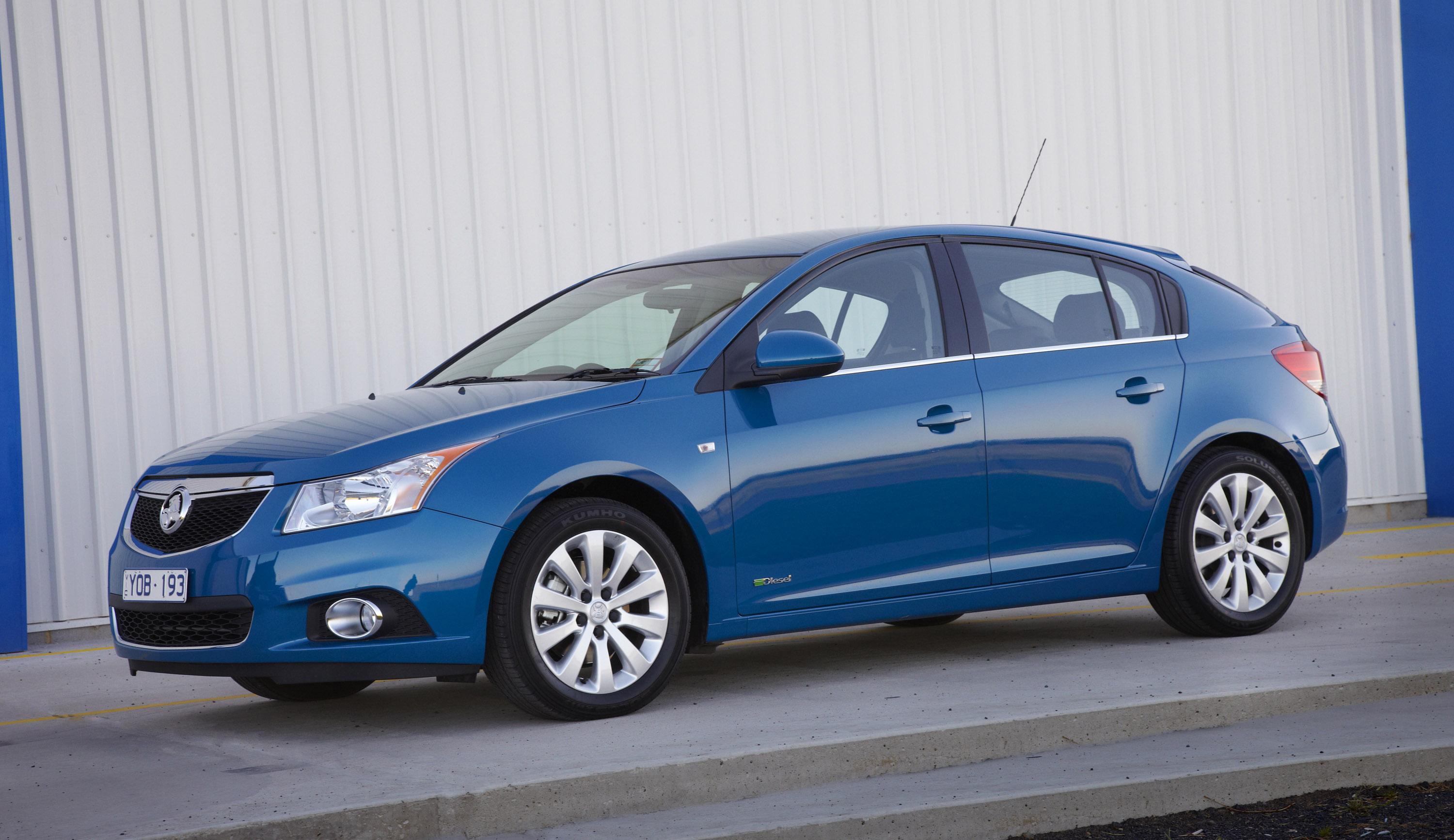 Holden Cruze Hatch photo #2