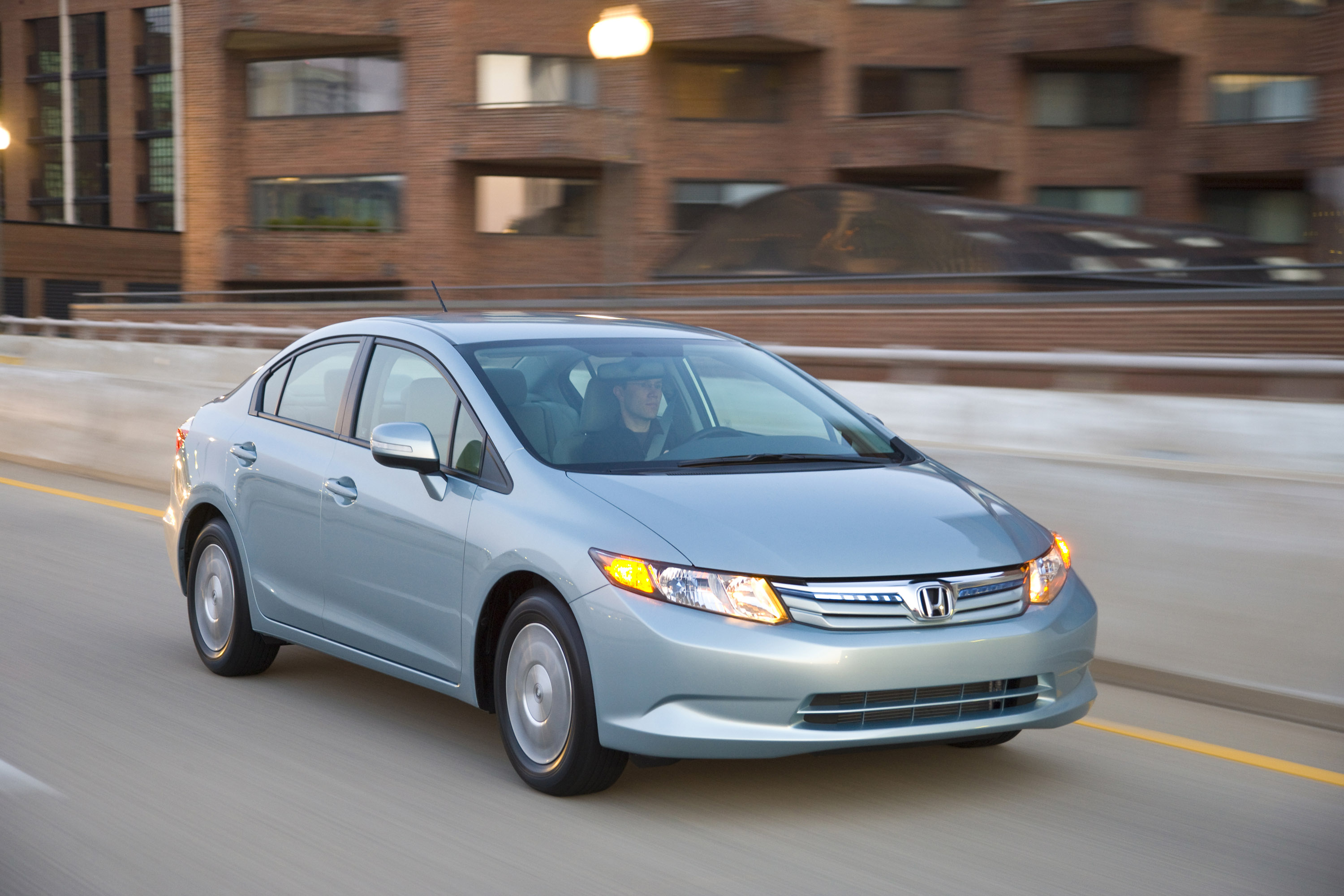 Honda Civic Hybrid photo #2