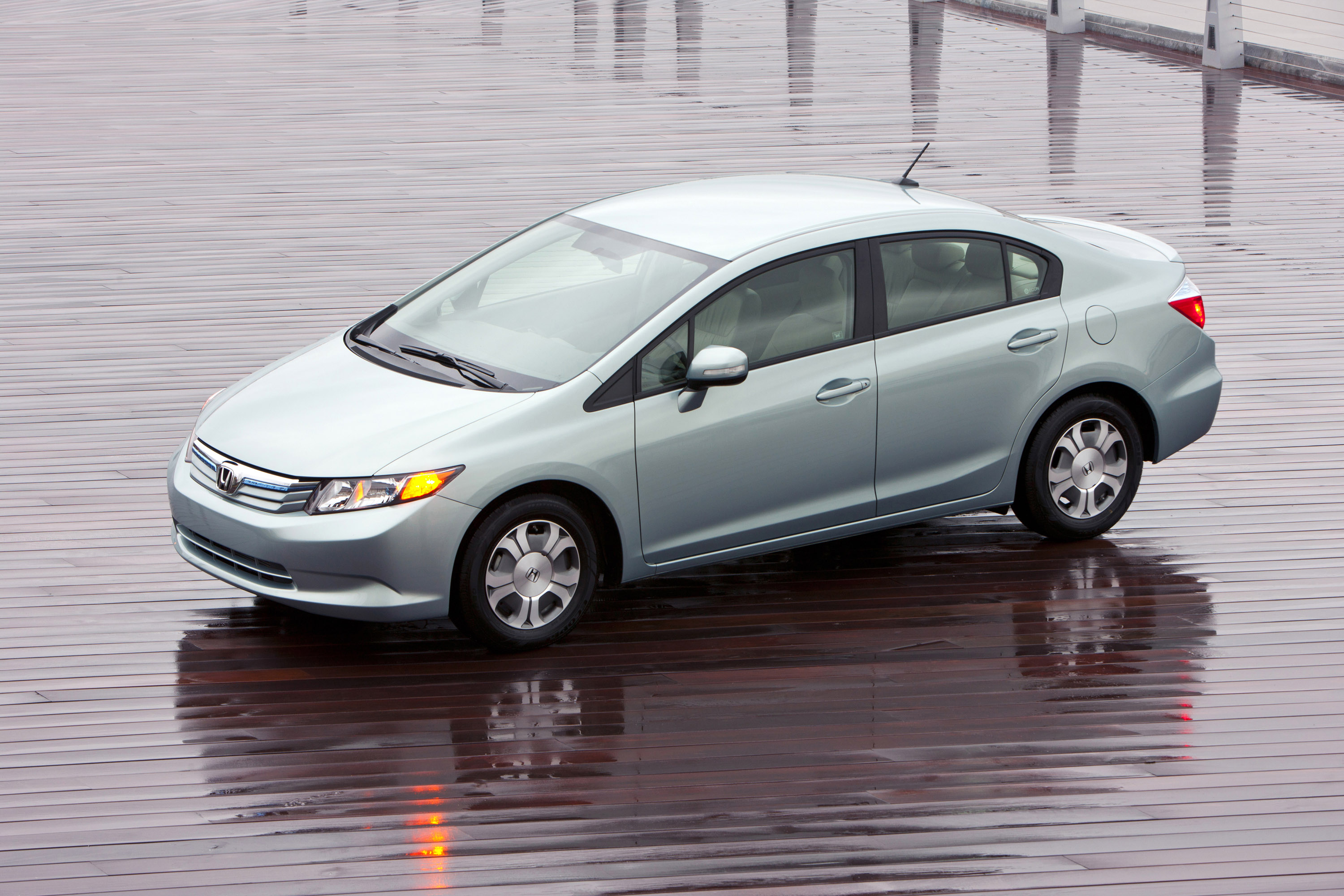 Honda Civic Hybrid photo #3