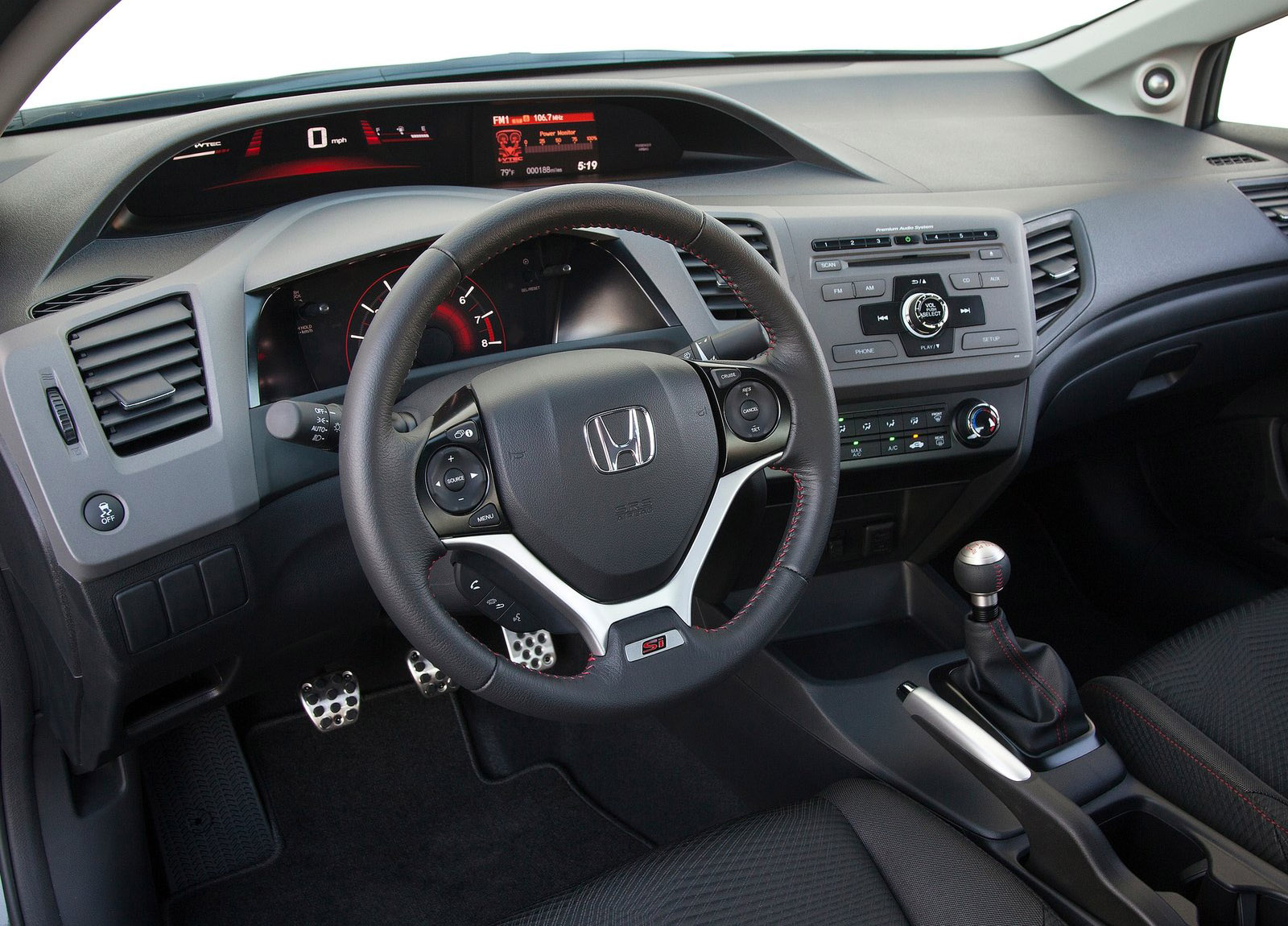 Honda Civic Si Sedan photo #24