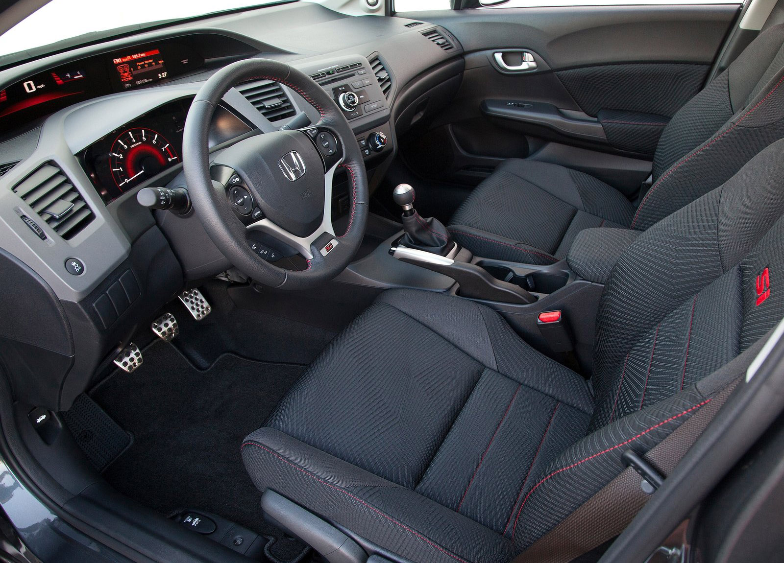 Honda Civic Si Sedan photo #25