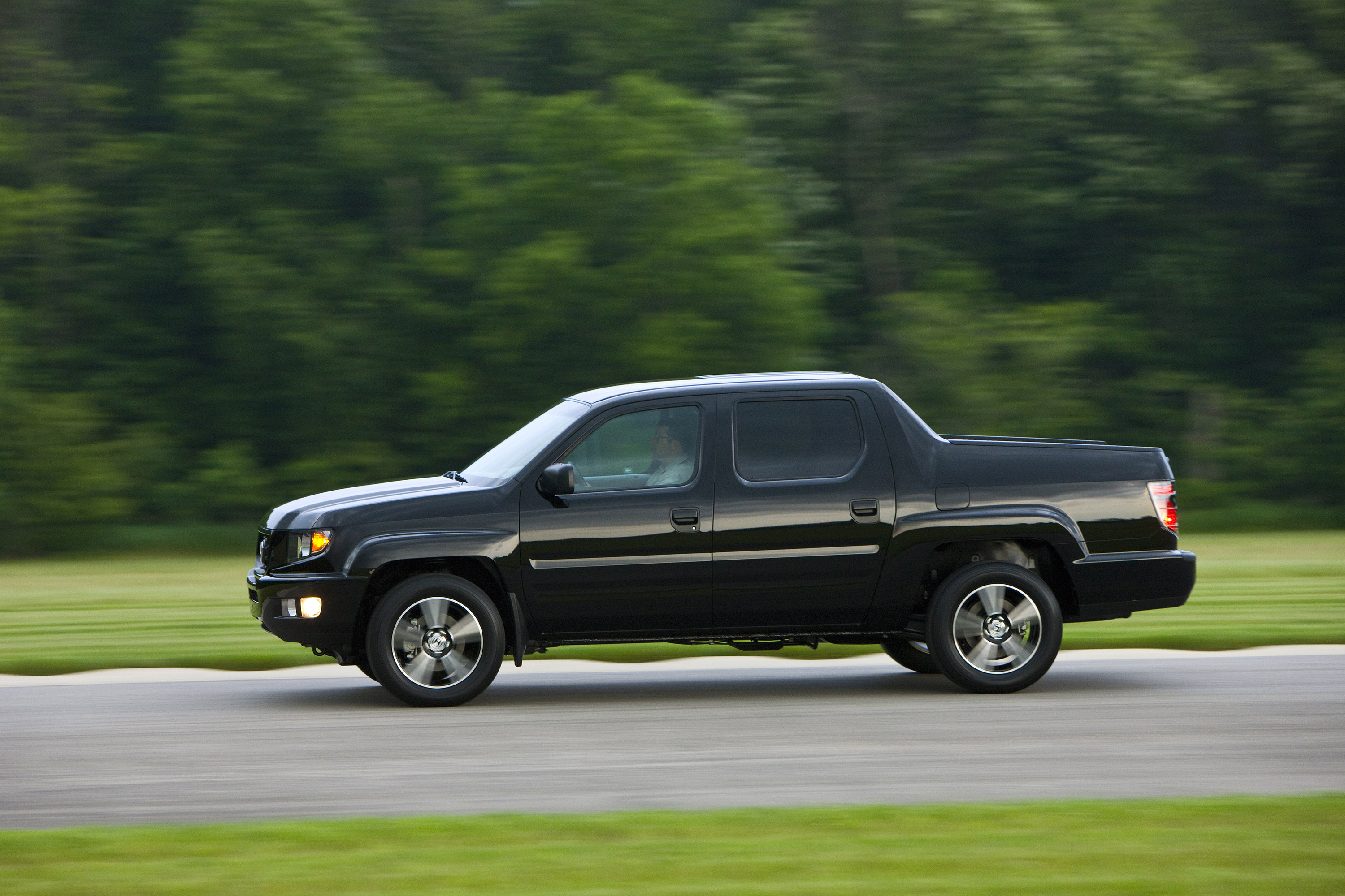 Honda Ridgeline Sport photo #15