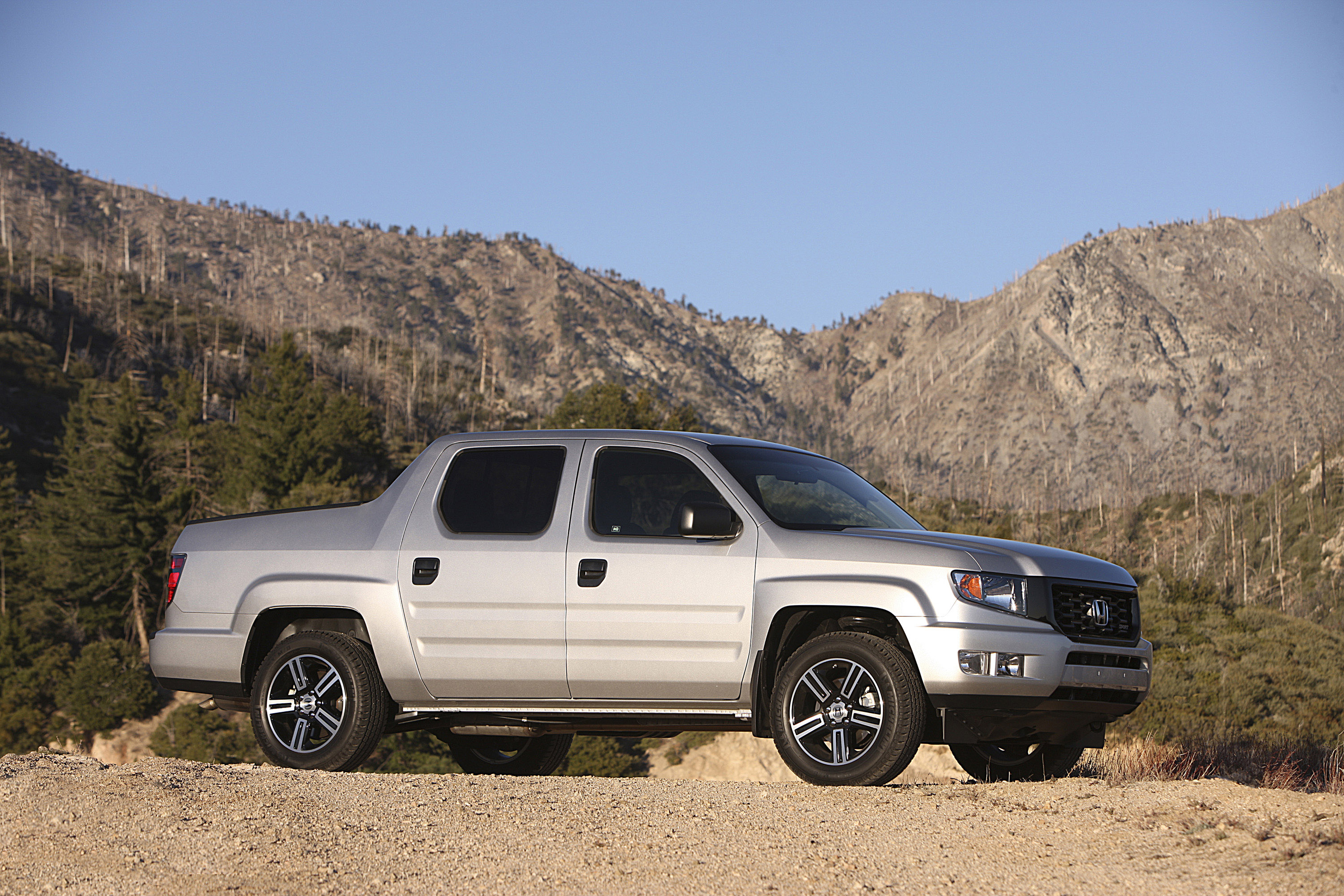 Honda Ridgeline Sport photo #16