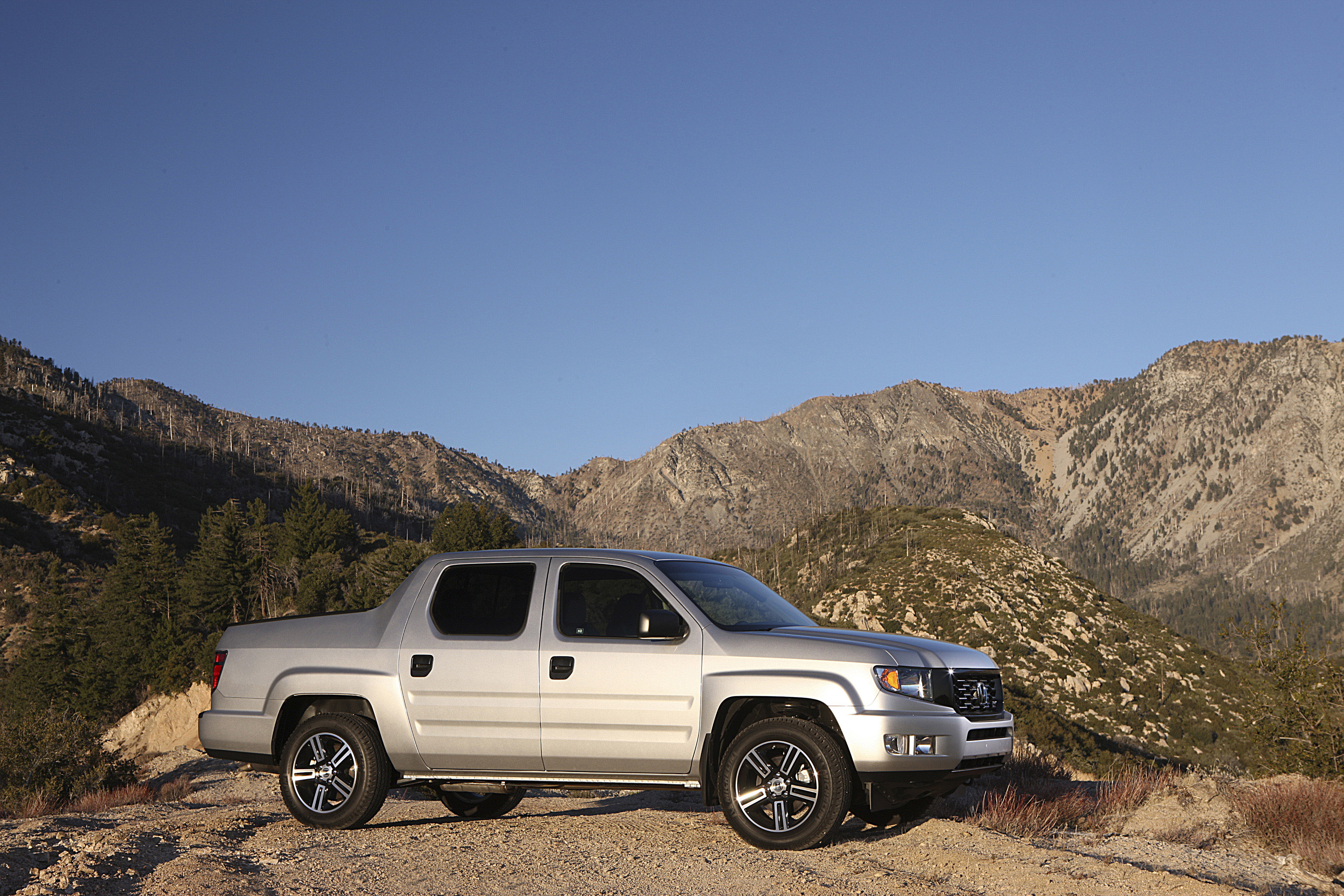Honda Ridgeline Sport photo #18