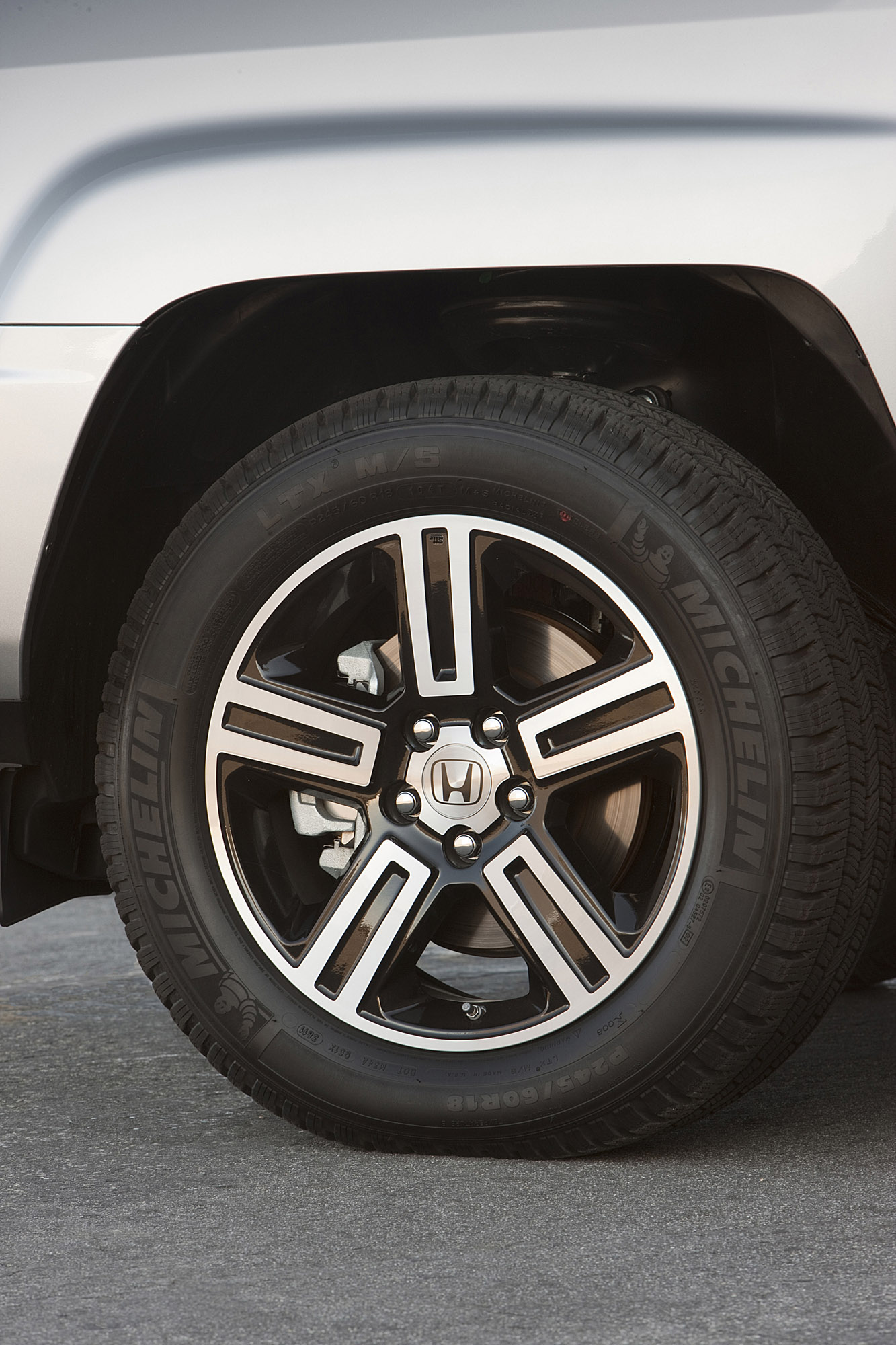 Honda Ridgeline Sport photo #30