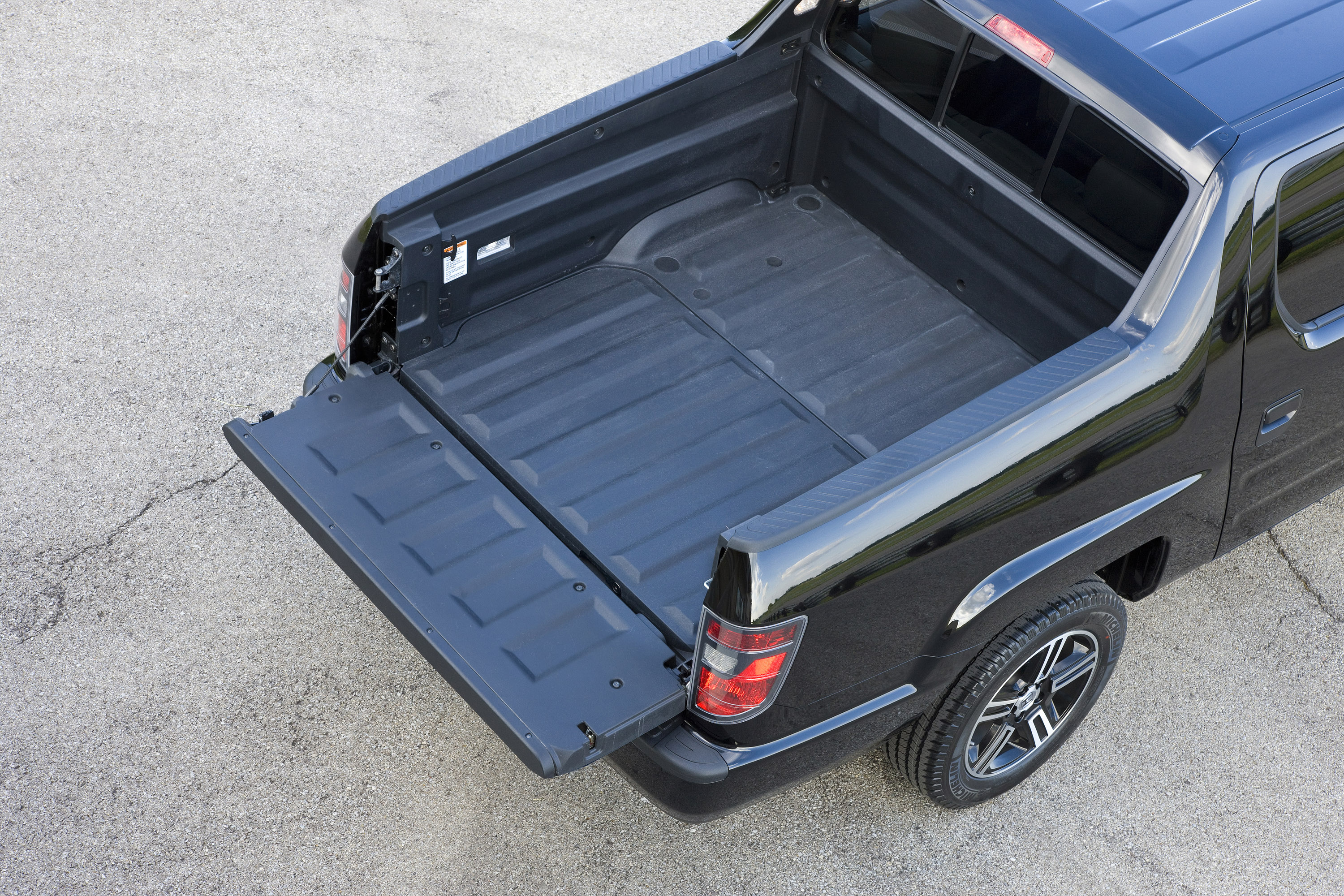 Honda Ridgeline Sport photo #33