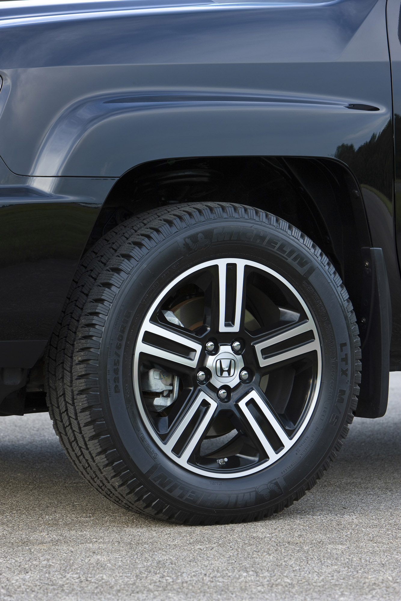 Honda Ridgeline Sport photo #37
