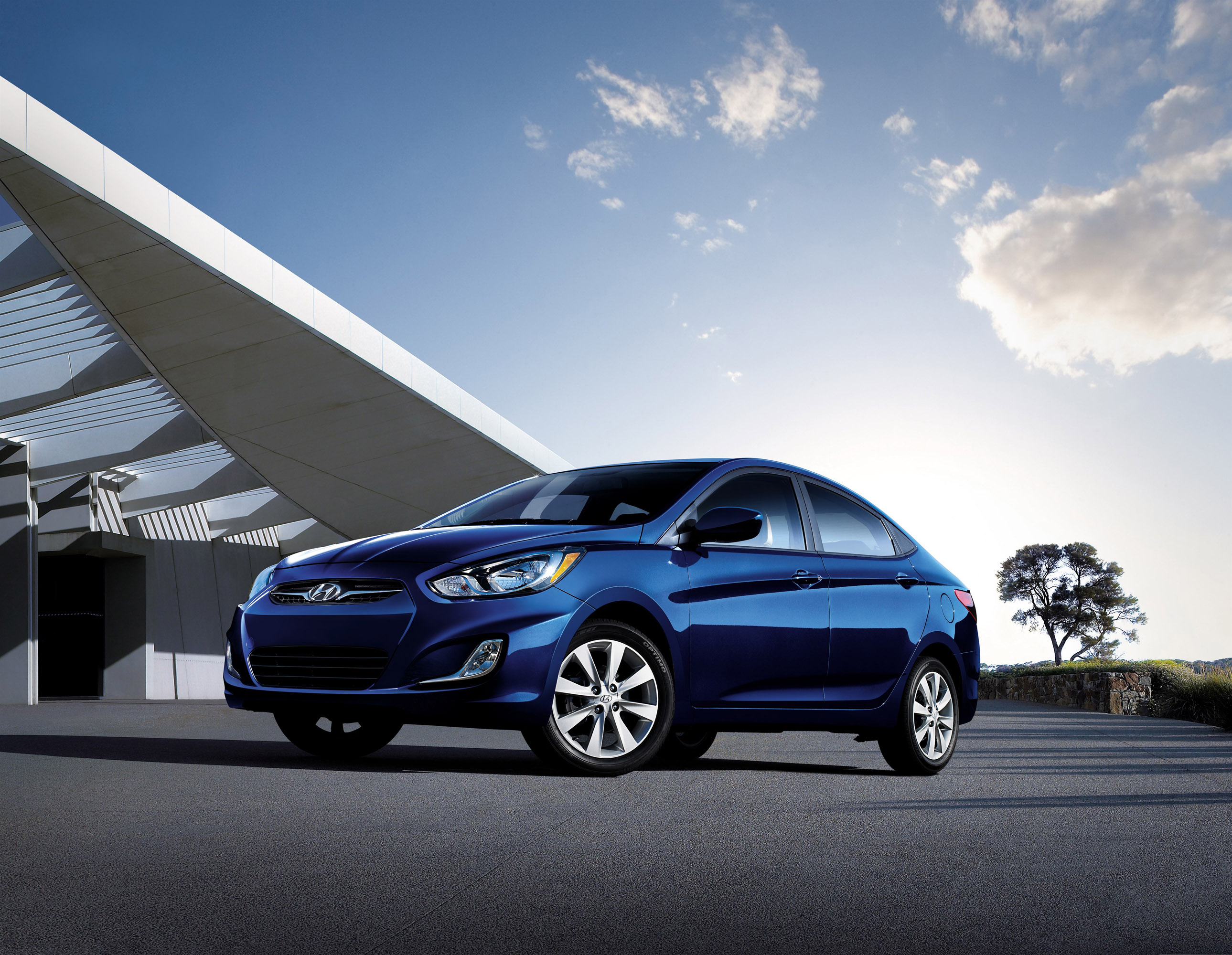 2012 Hyundai Accent HD Pictures