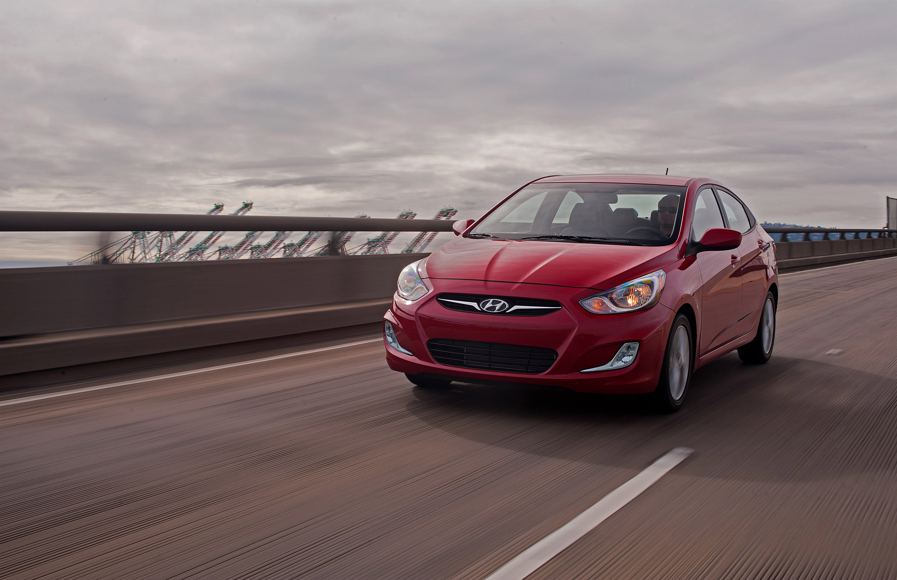 Hyundai Accent photo #15