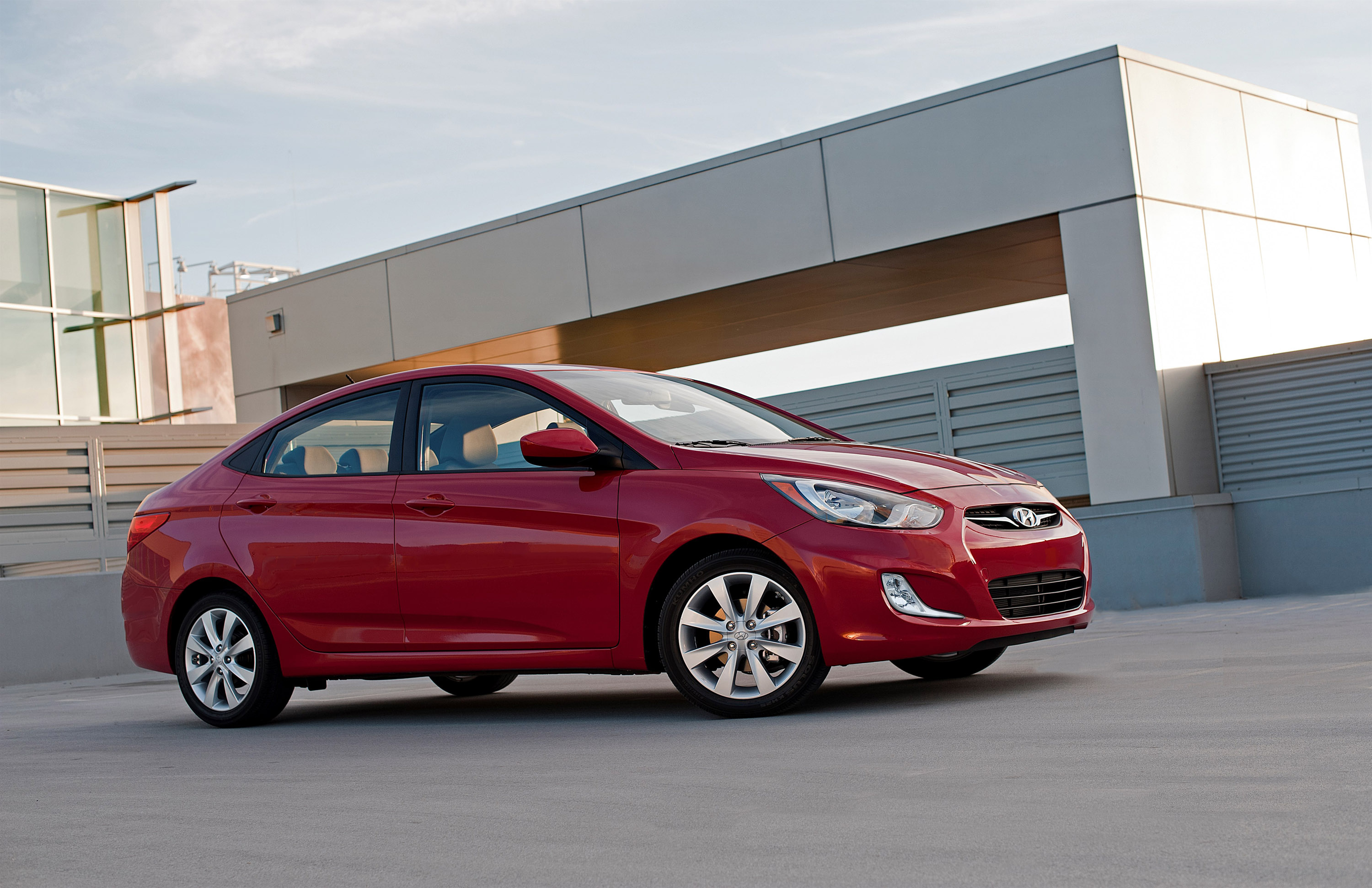 Hyundai Accent photo #19