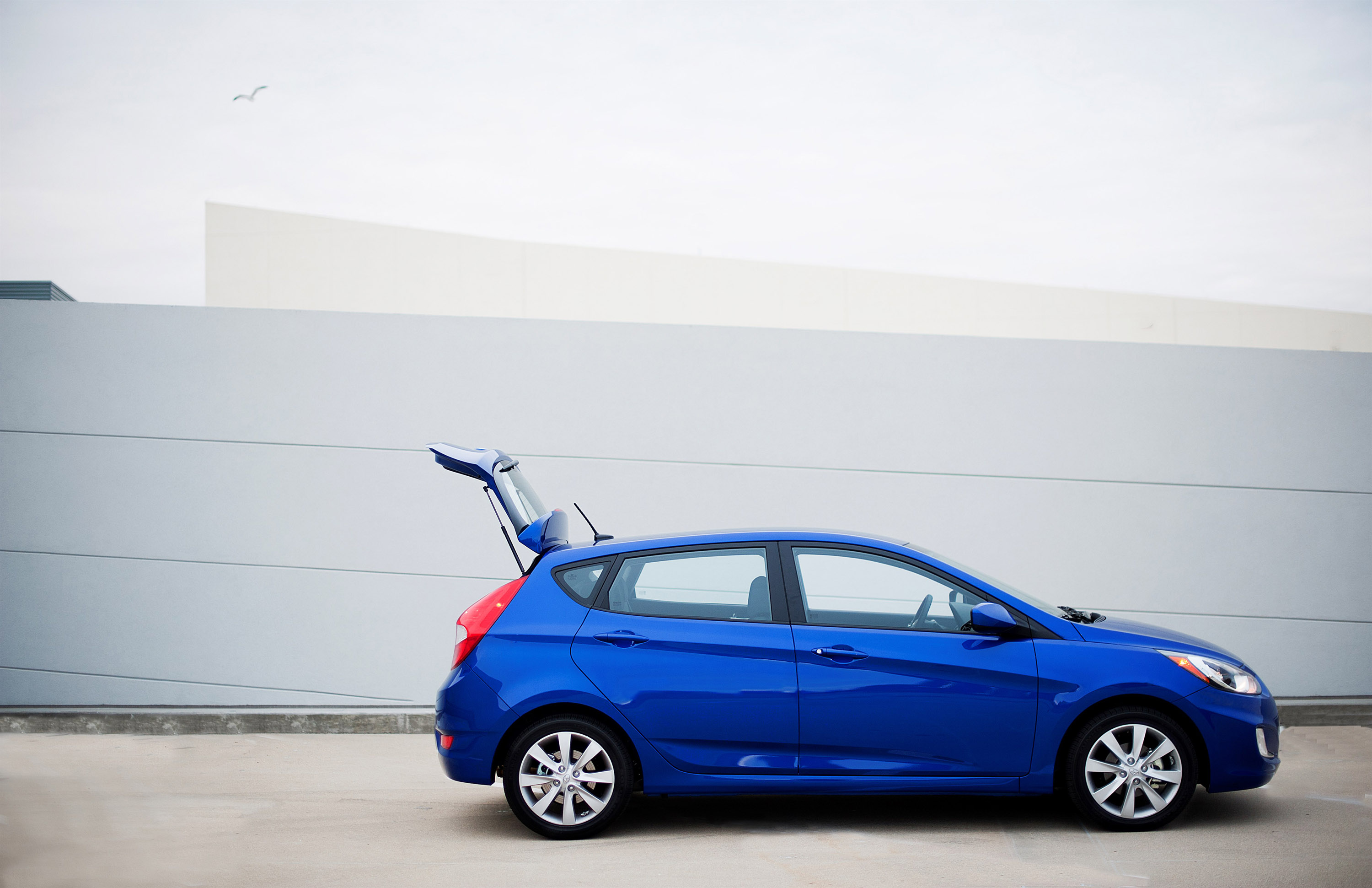 Hyundai Accent photo #24