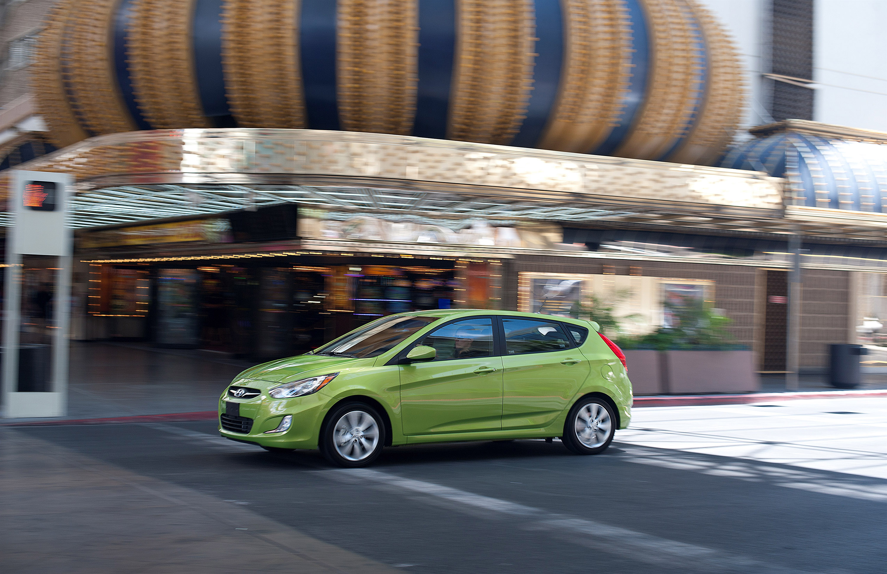 Hyundai Accent photo #32