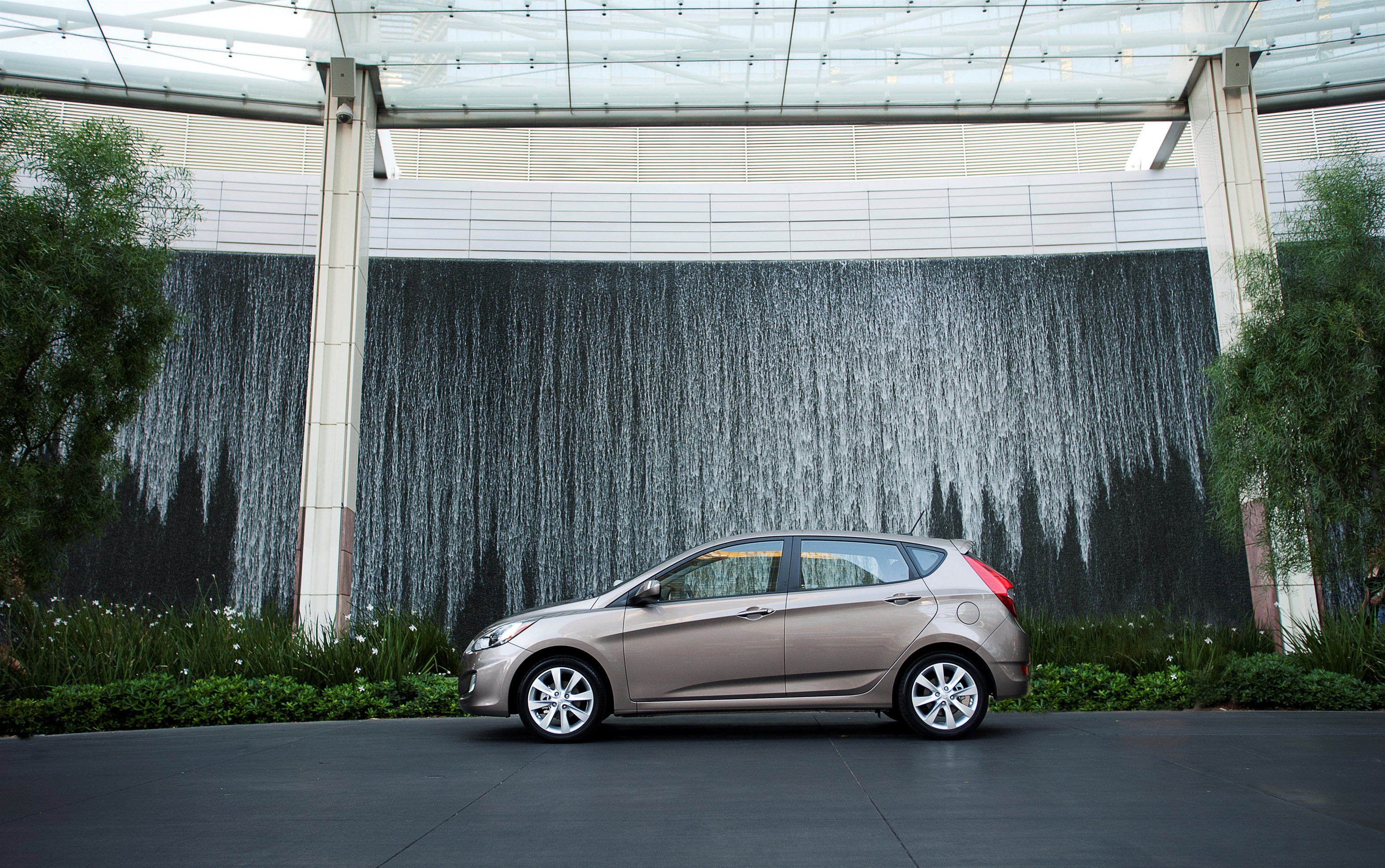 Hyundai Accent photo #34
