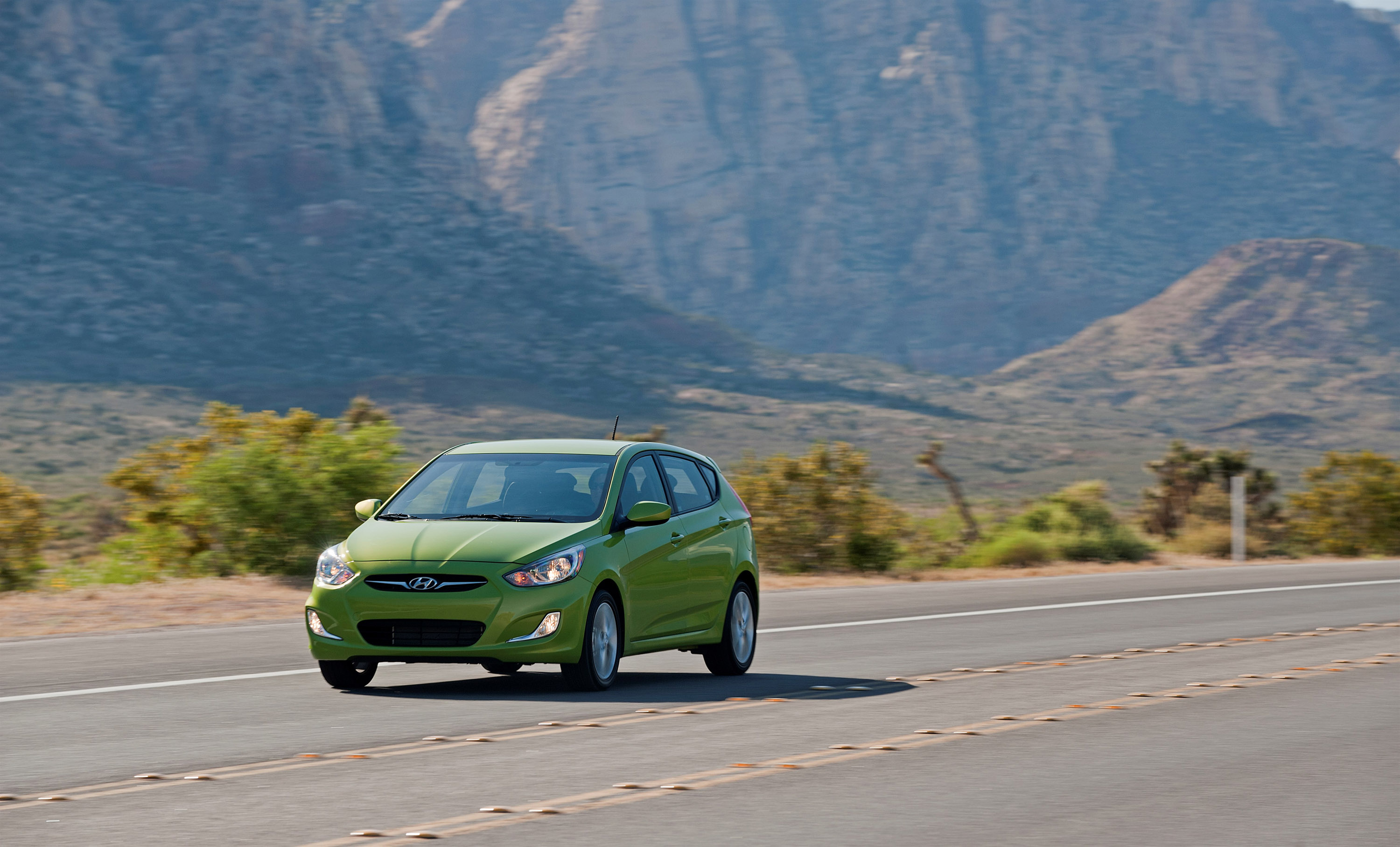 Hyundai Accent photo #36