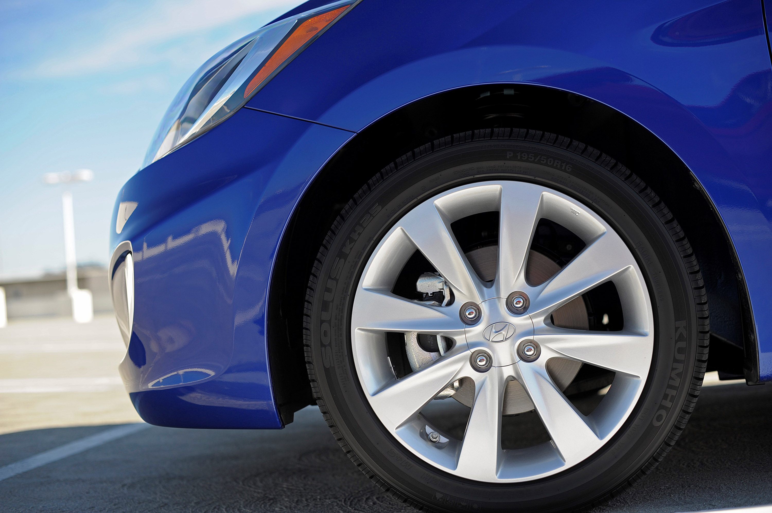 Hyundai Accent photo #55