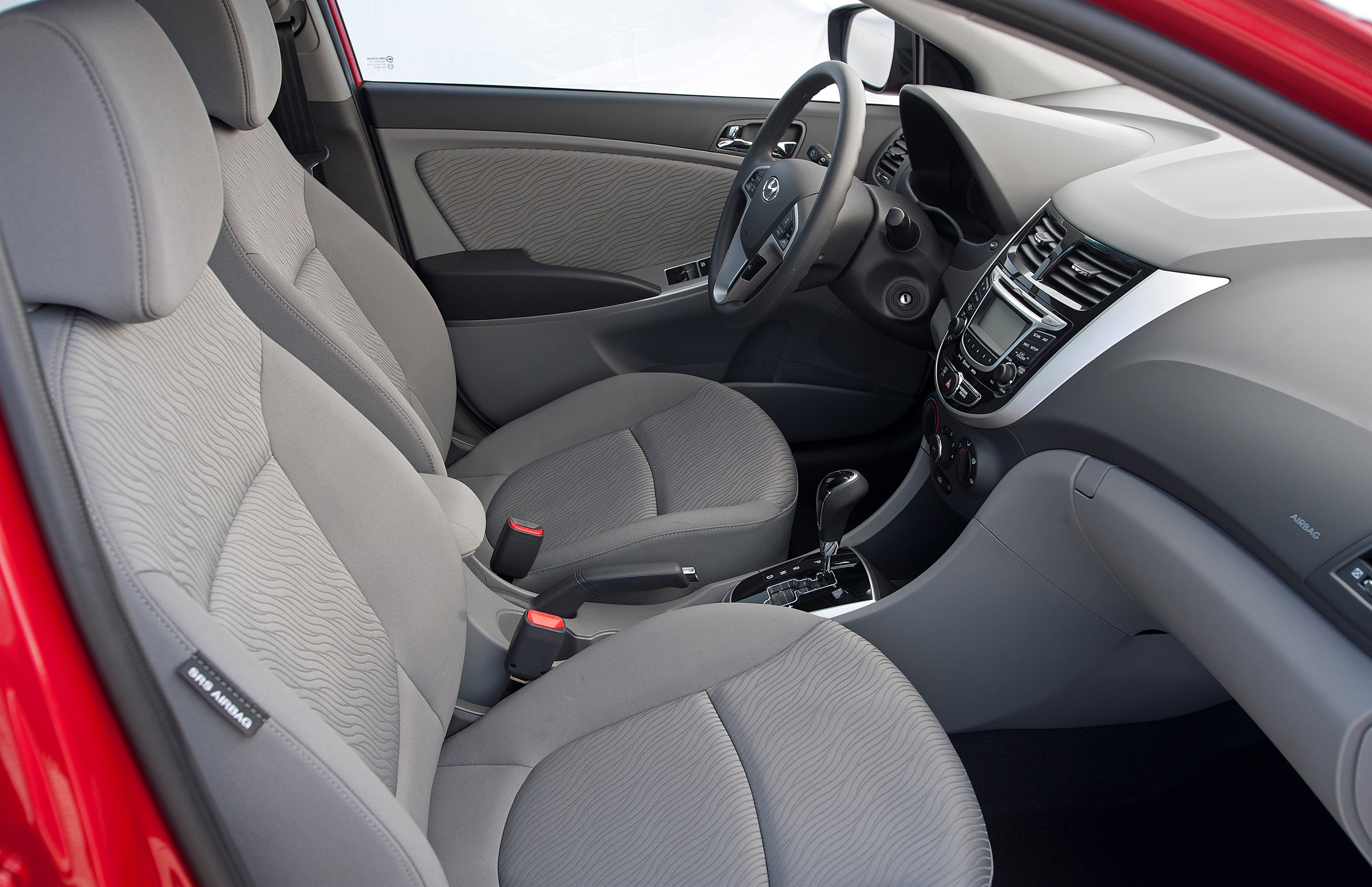 Hyundai Accent photo #68