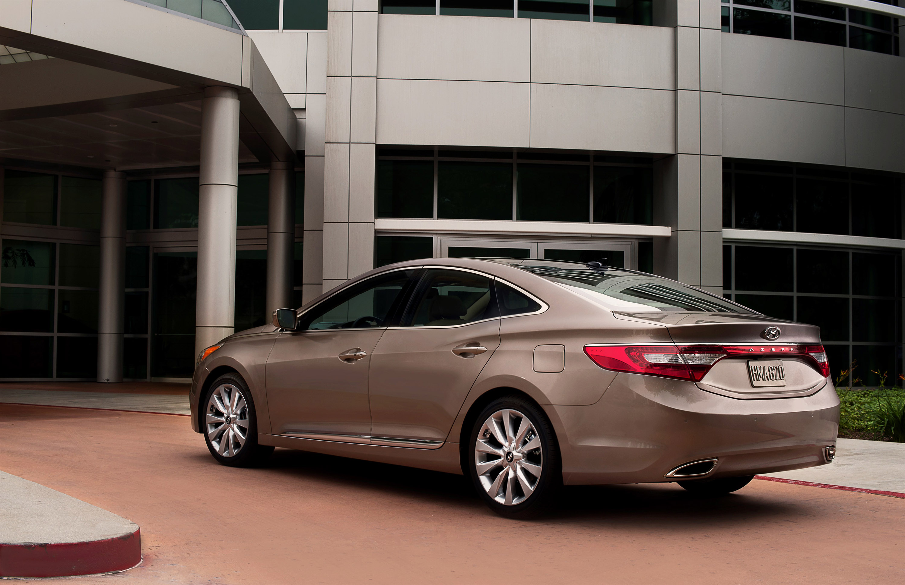 Hyundai Azera photo #18
