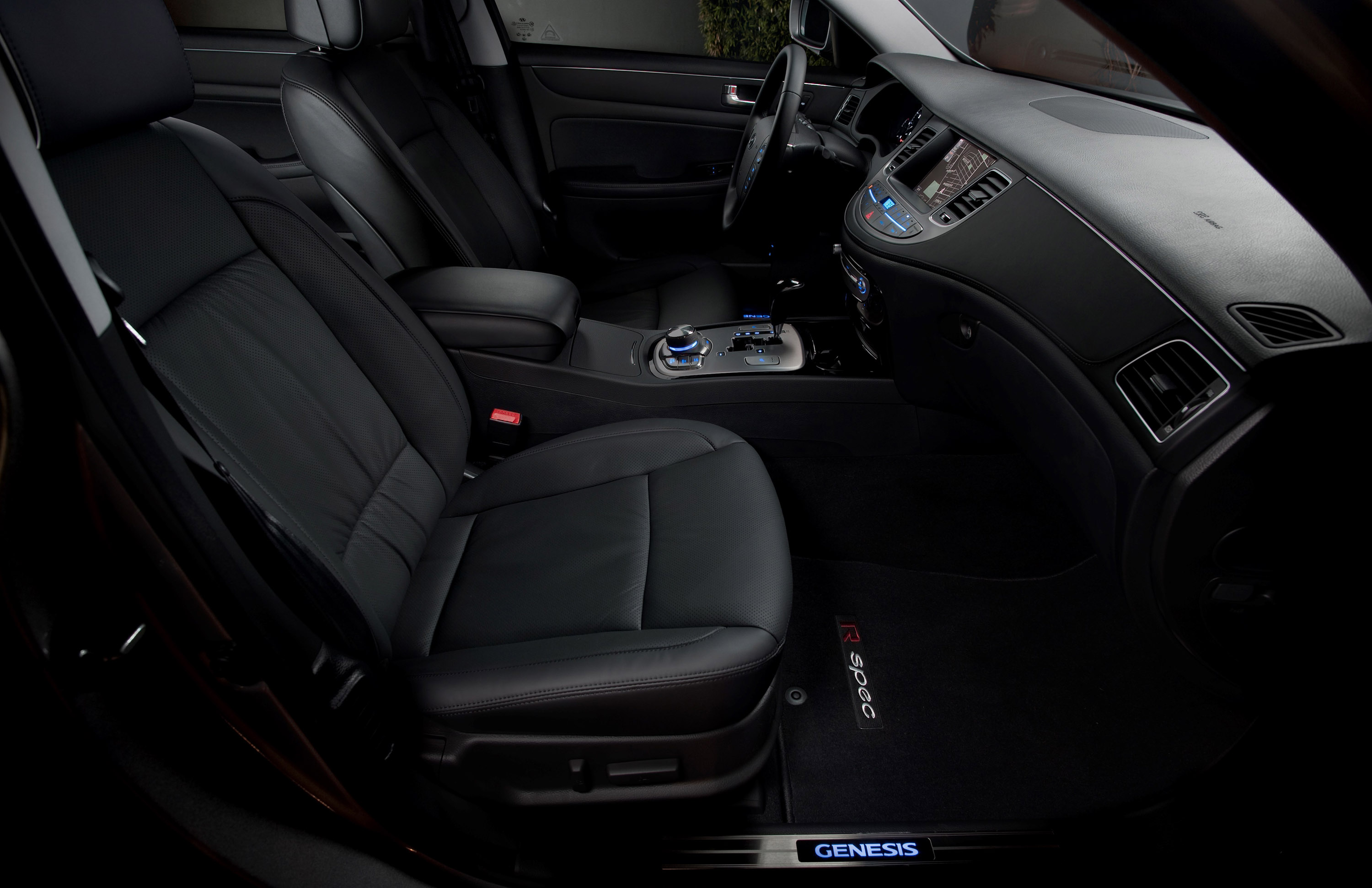 Hyundai Genesis photo #27