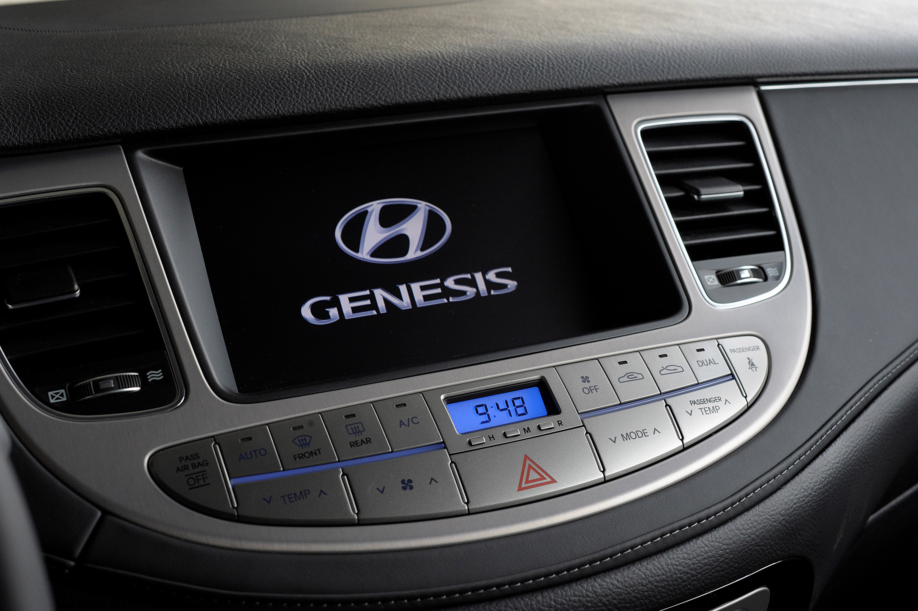 Hyundai Genesis photo #28
