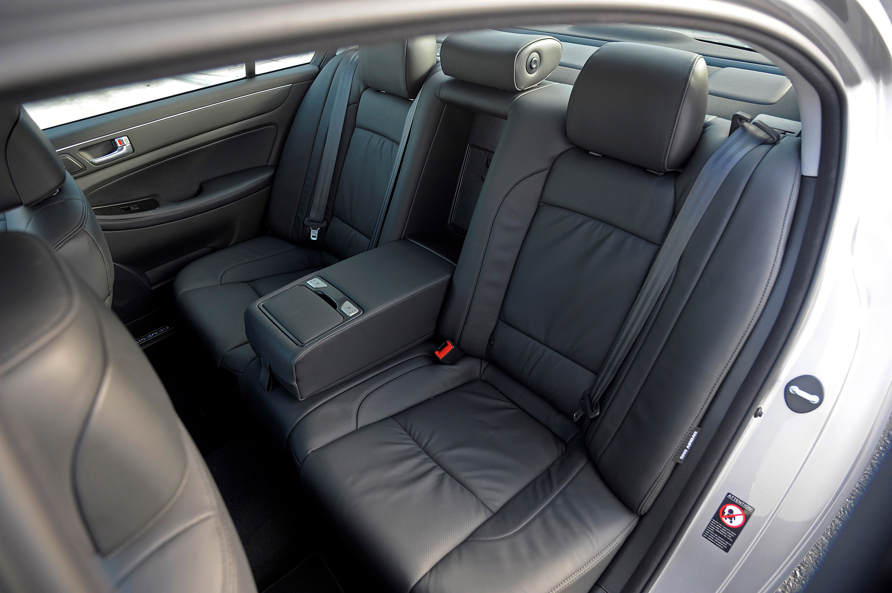 Hyundai Genesis photo #30