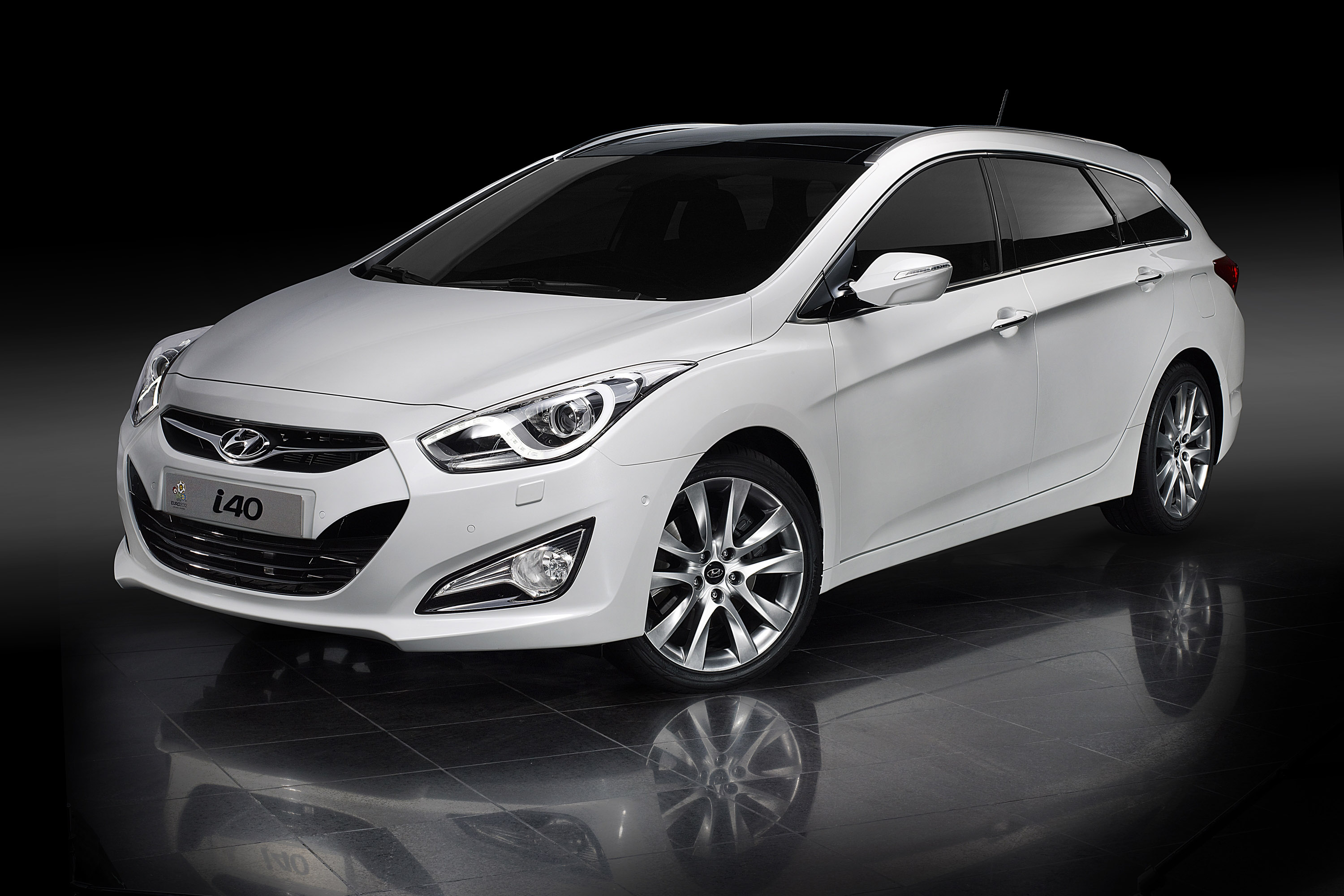 Hyundai i40 Tourer UK Version photo #1