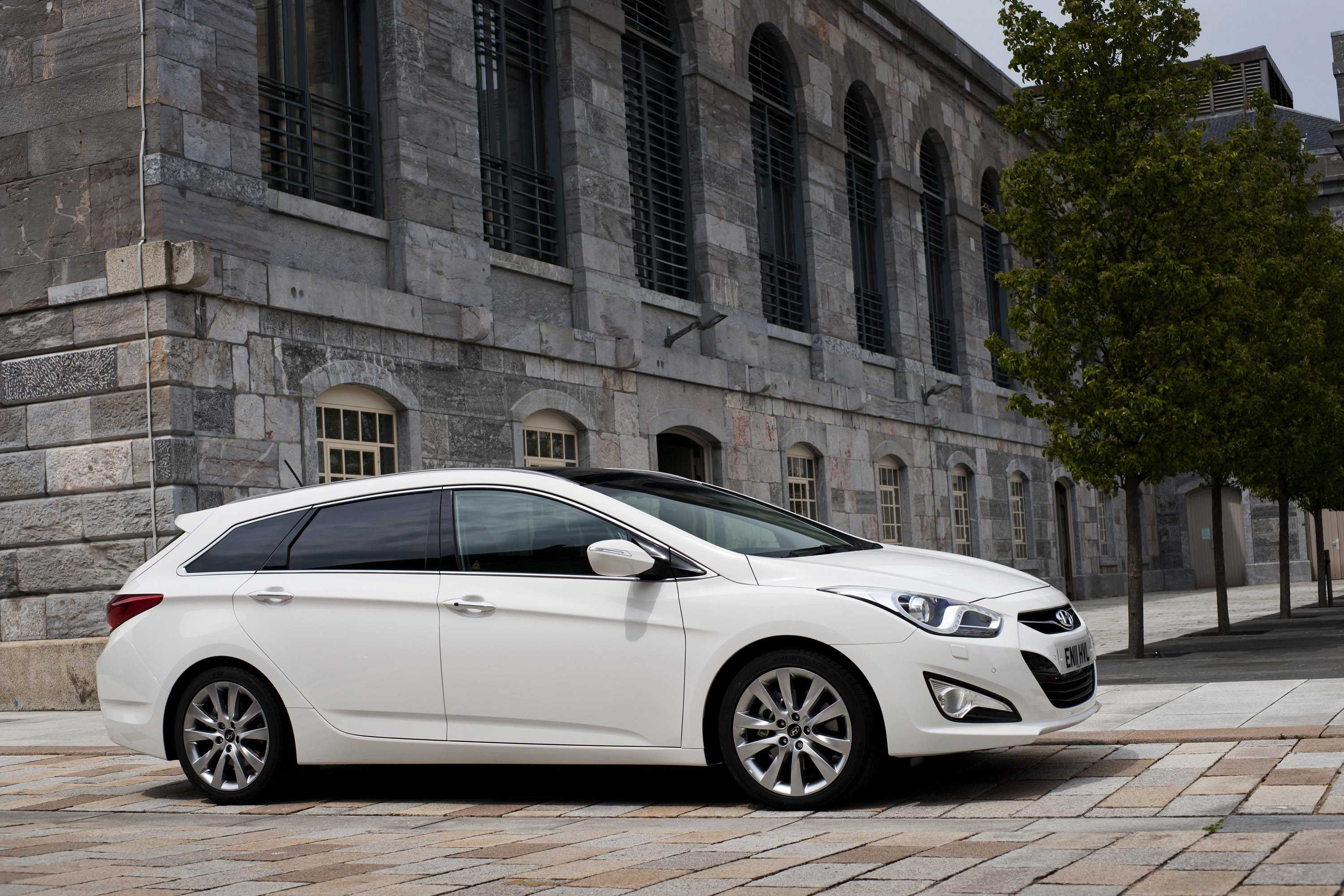 Hyundai i40 Tourer UK Version photo #12