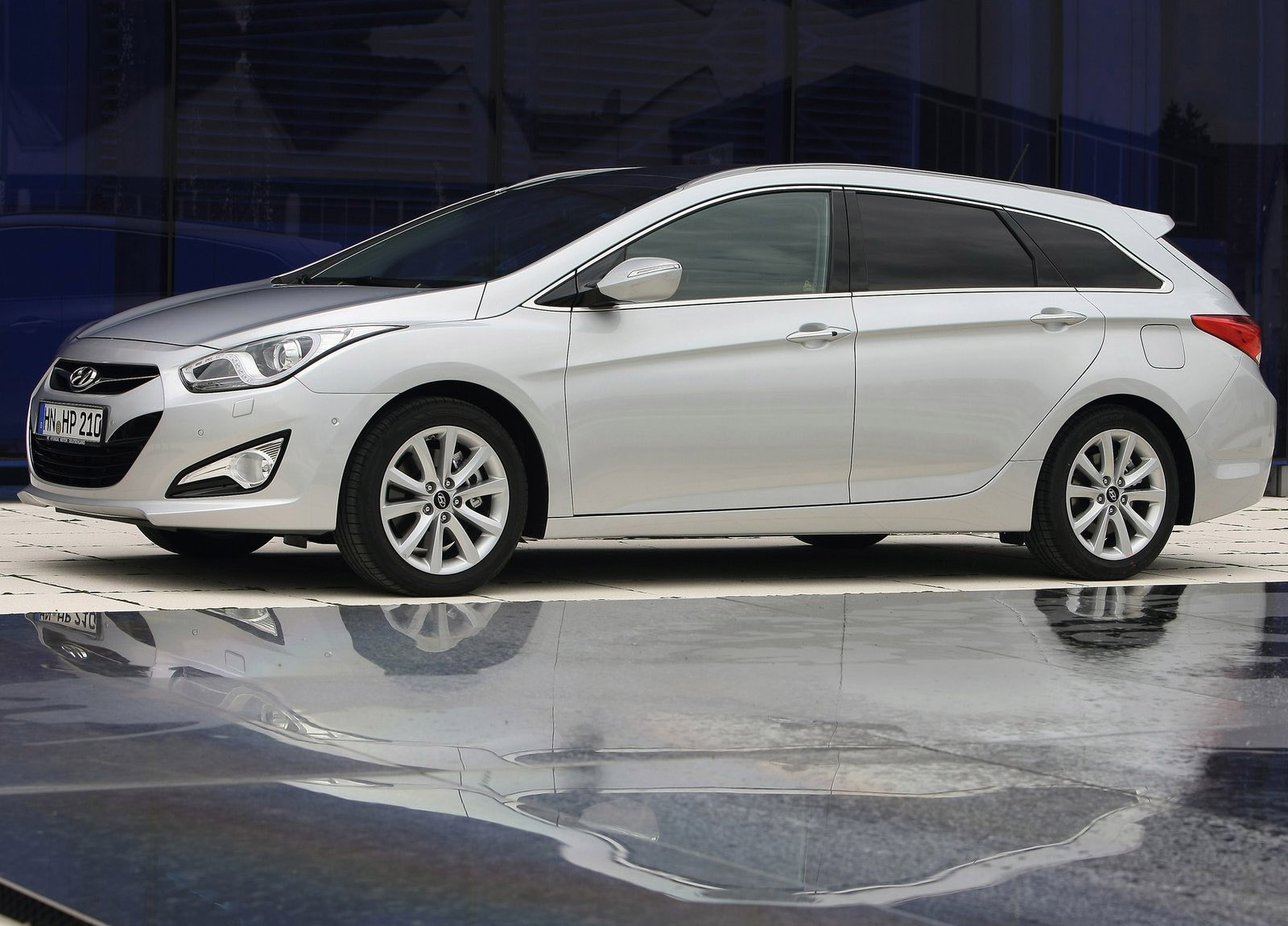 Hyundai i40 Wagon photo #15