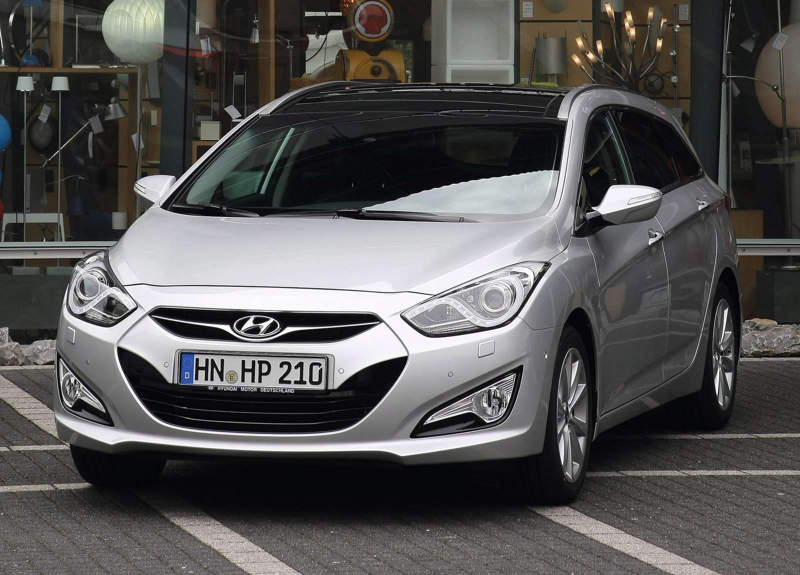 Hyundai i40 Wagon photo #21