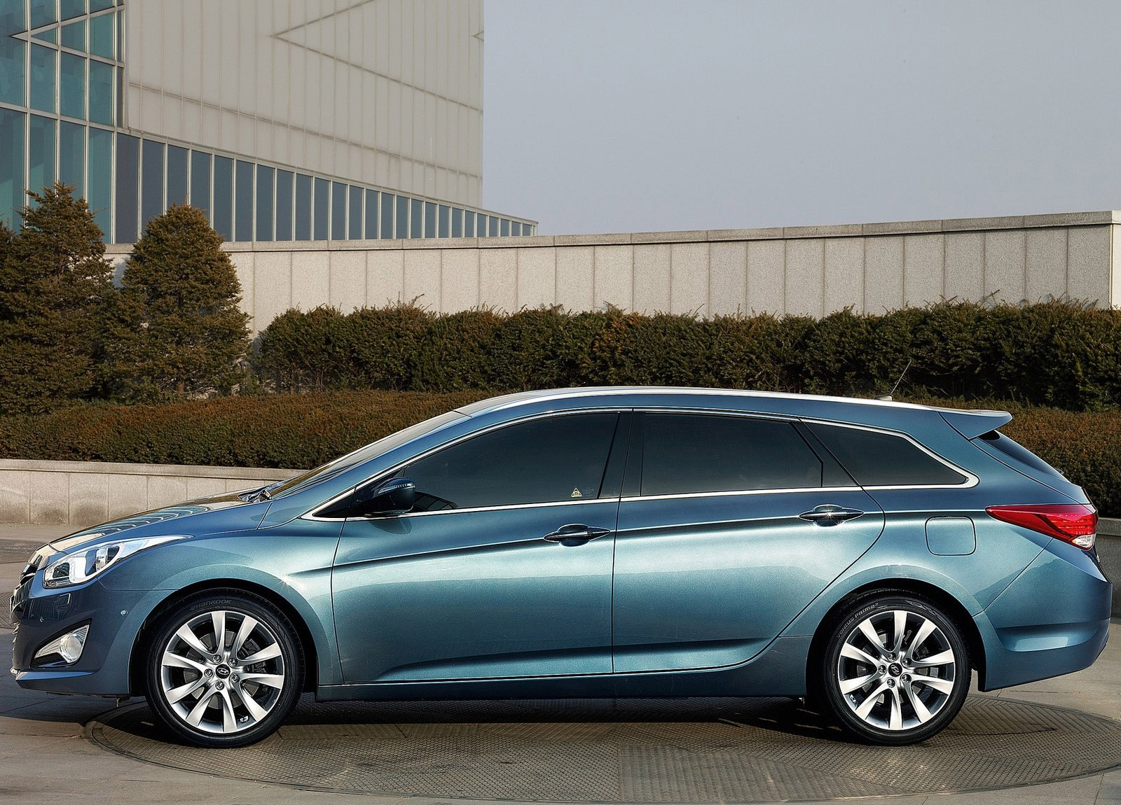 Hyundai i40 Wagon photo #33